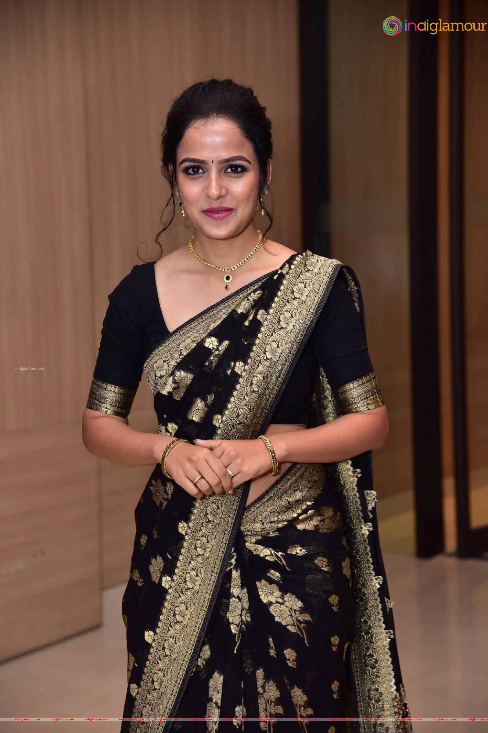 Vaishnavi Chaitanya Actress hd photo