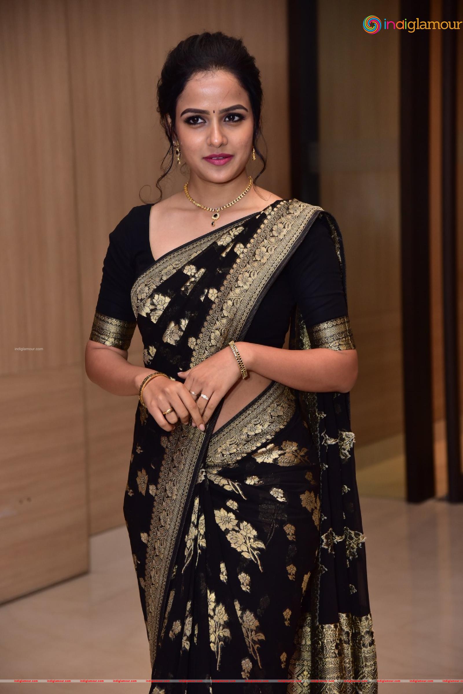 Vaishnavi Chaitanya Actress hd photo