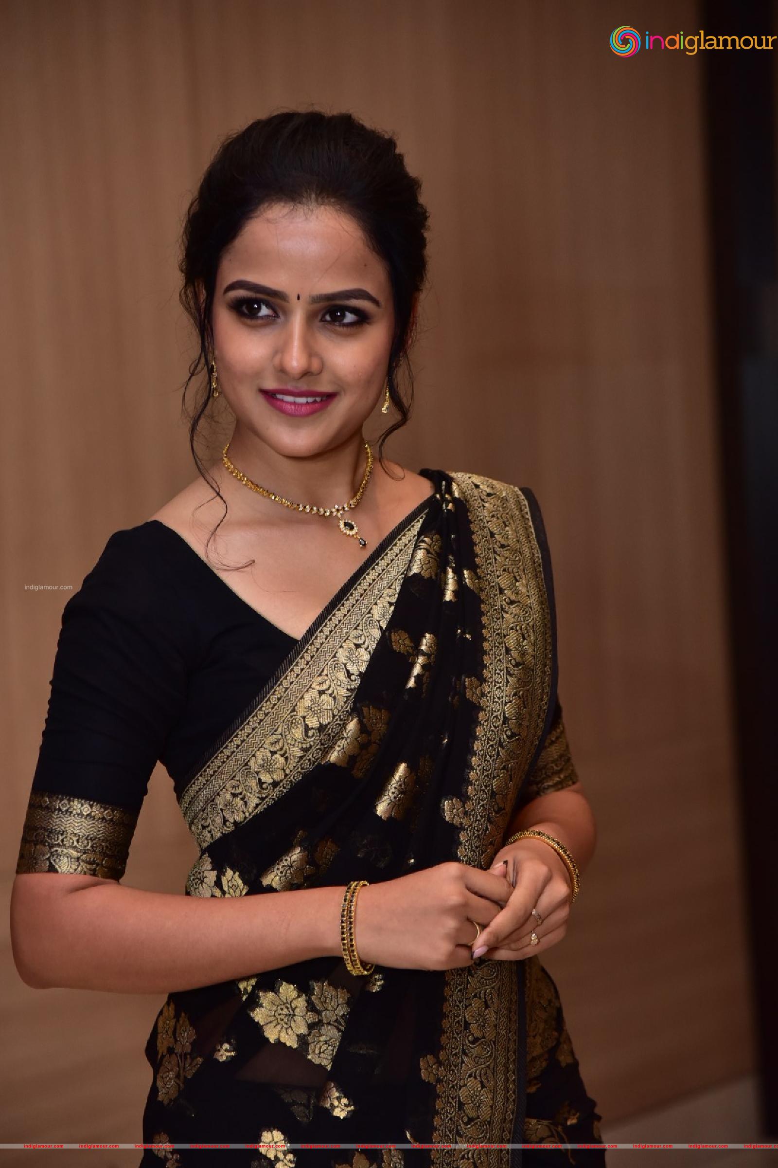 Vaishnavi Chaitanya Actress hd photo