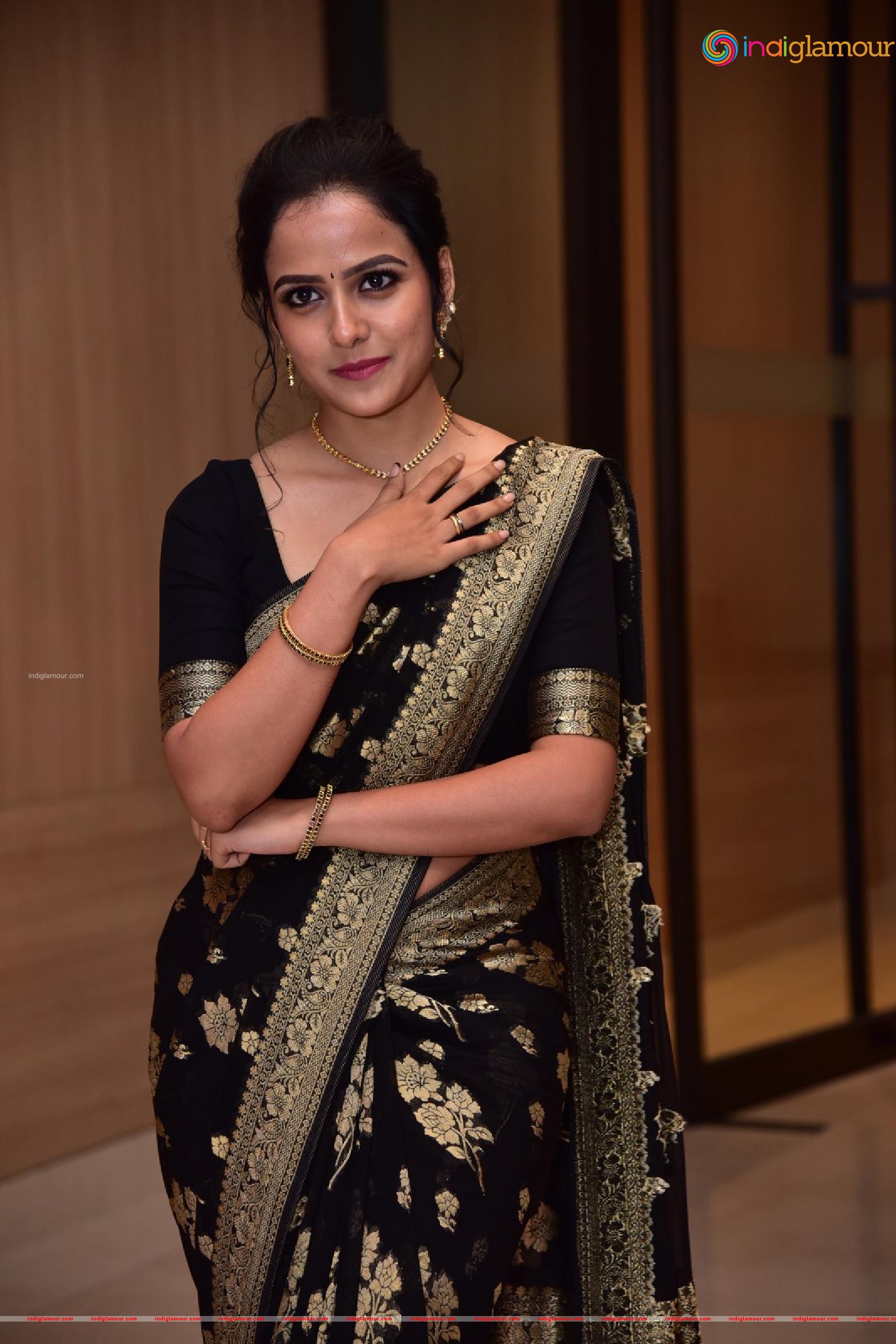 Vaishnavi Chaitanya Actress hd photo
