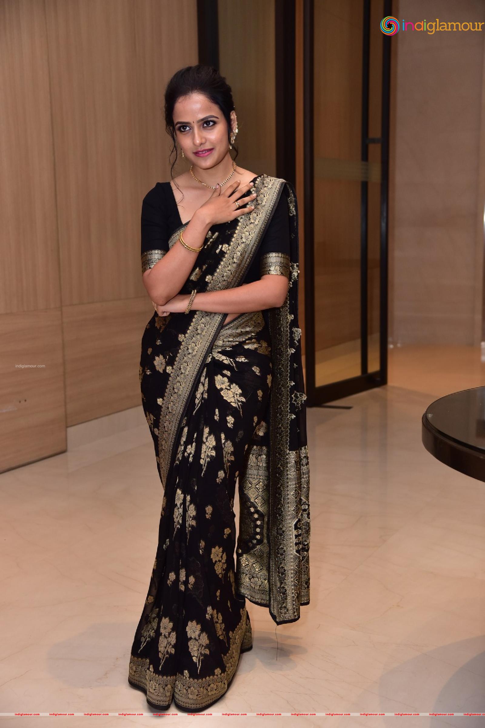 Vaishnavi Chaitanya Actress hd photo