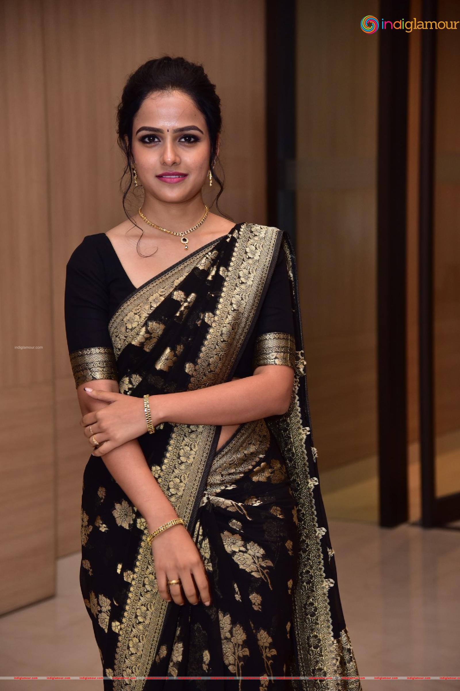 Vaishnavi Chaitanya Actress hd photo