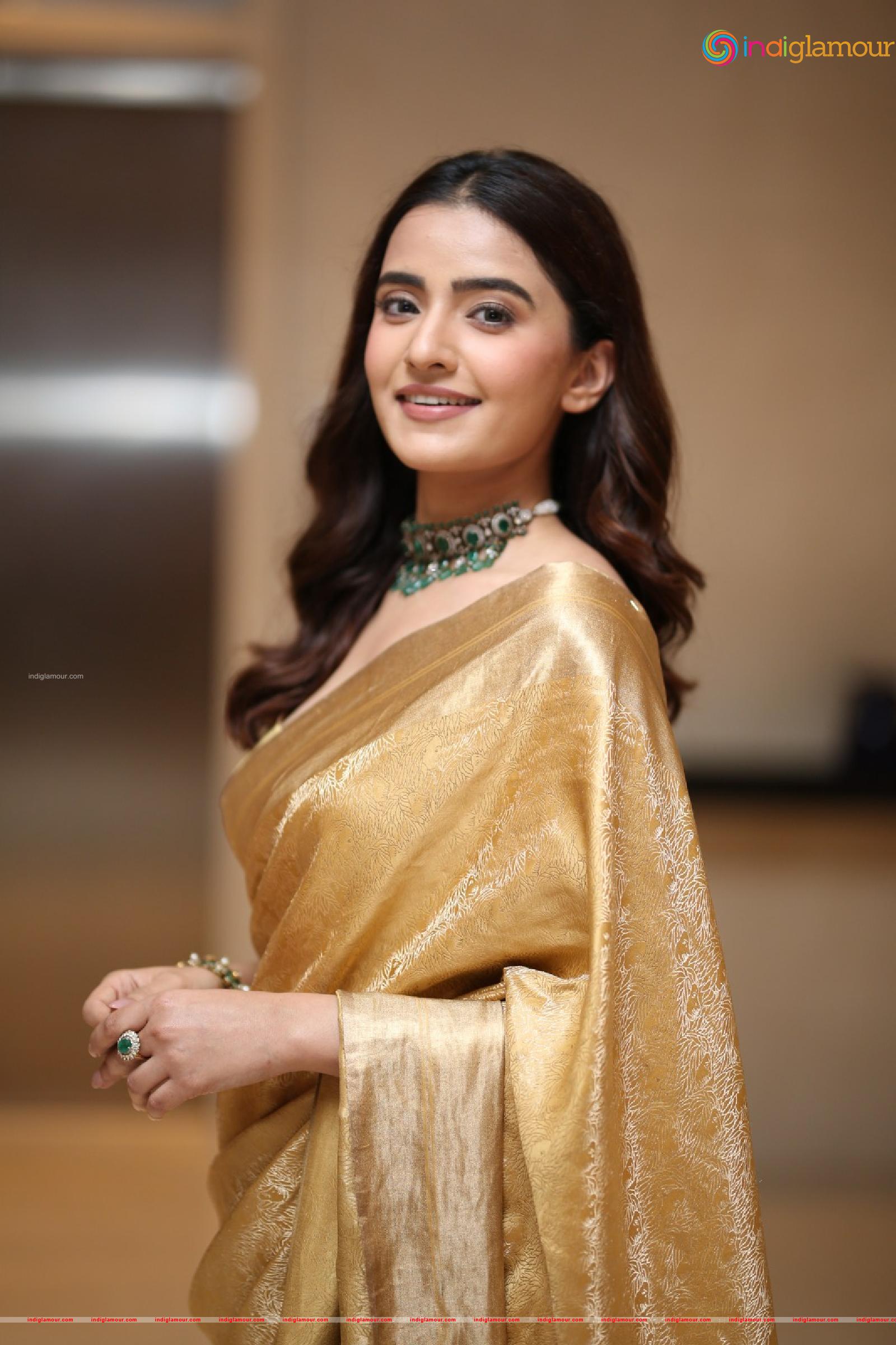 Rukhsar Dhillon Actress hd photo