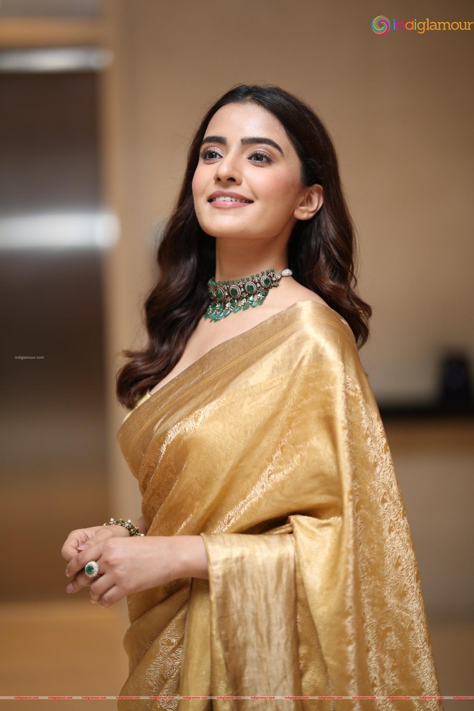 Rukhsar Dhillon Actress hd photo