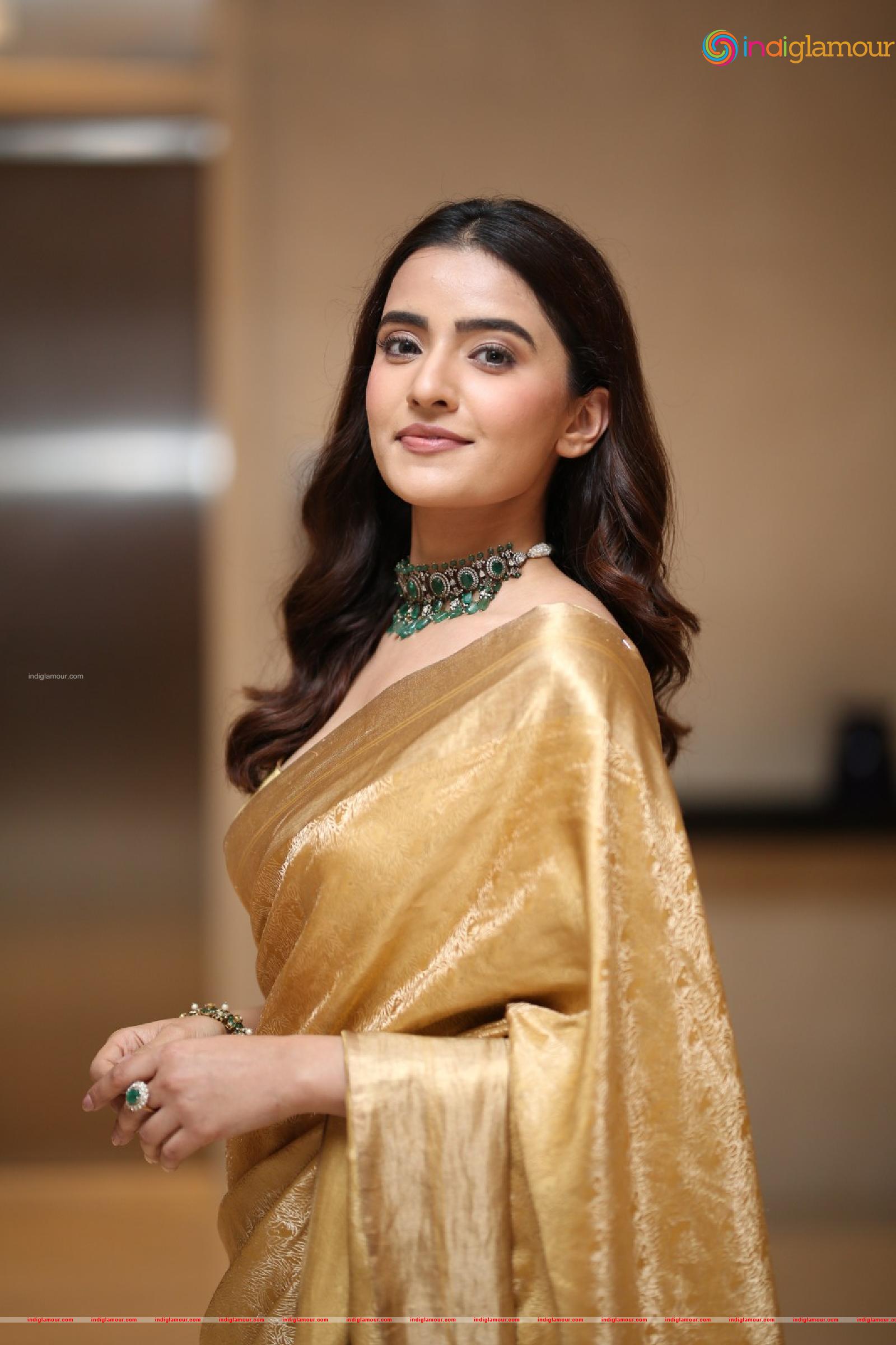 Rukhsar Dhillon Actress hd photo