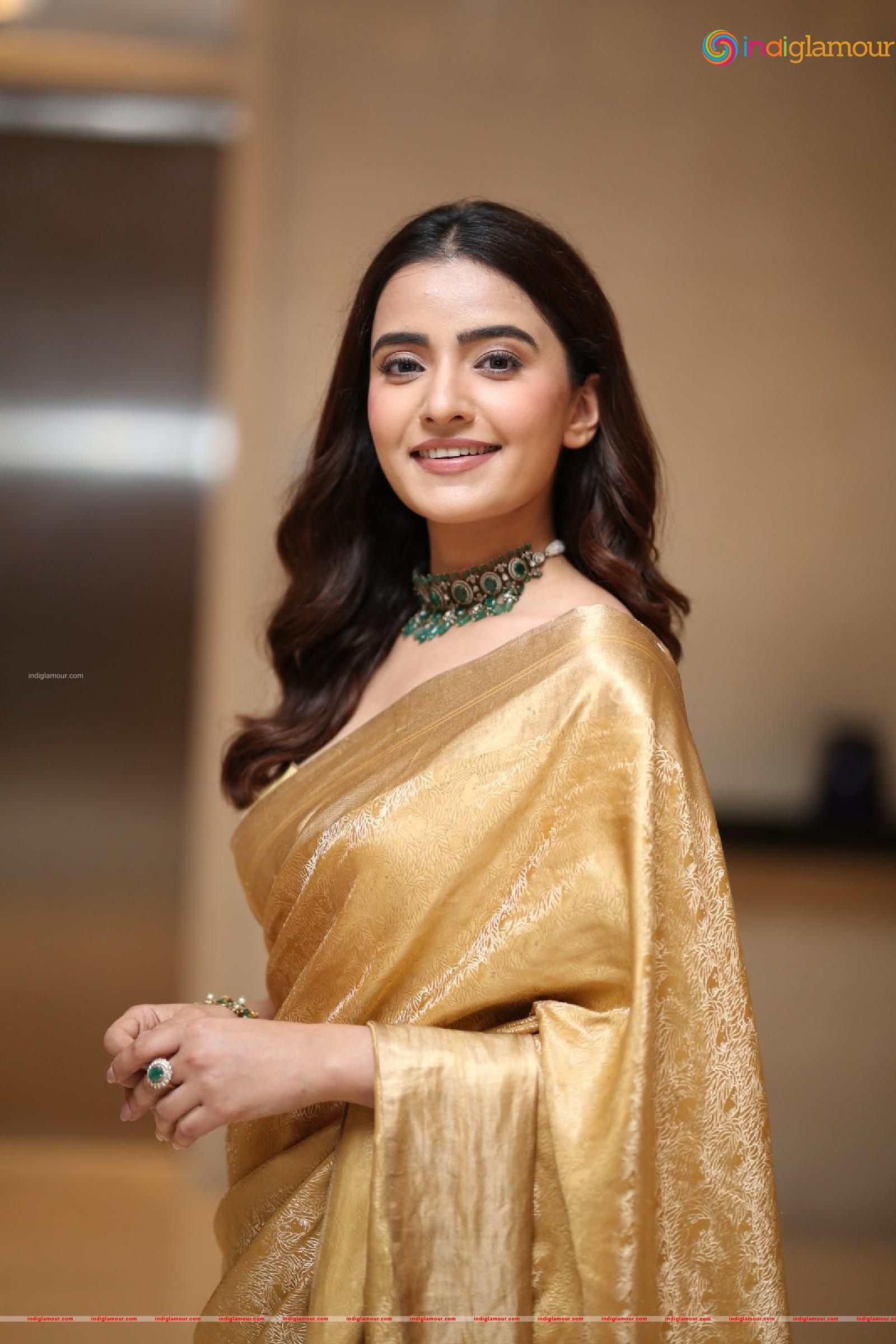 Rukhsar Dhillon Actress hd photo