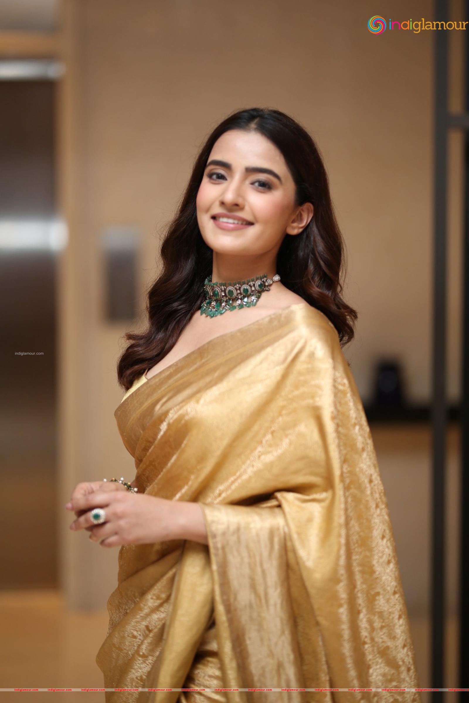 Rukhsar Dhillon Actress hd photo