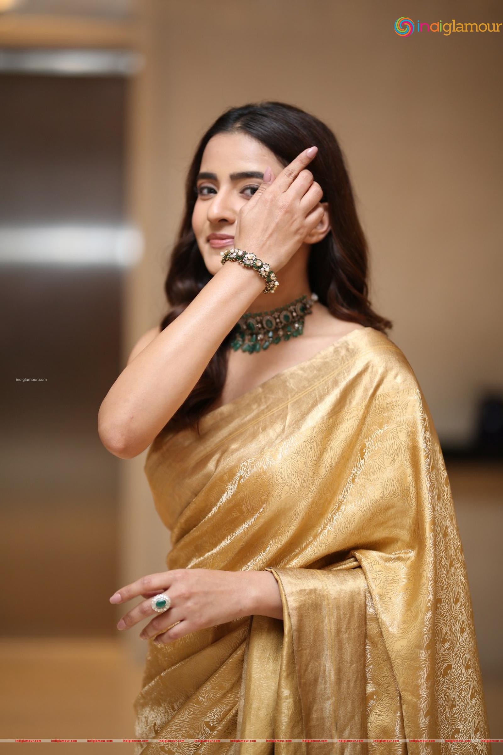 Rukhsar Dhillon Actress hd photo