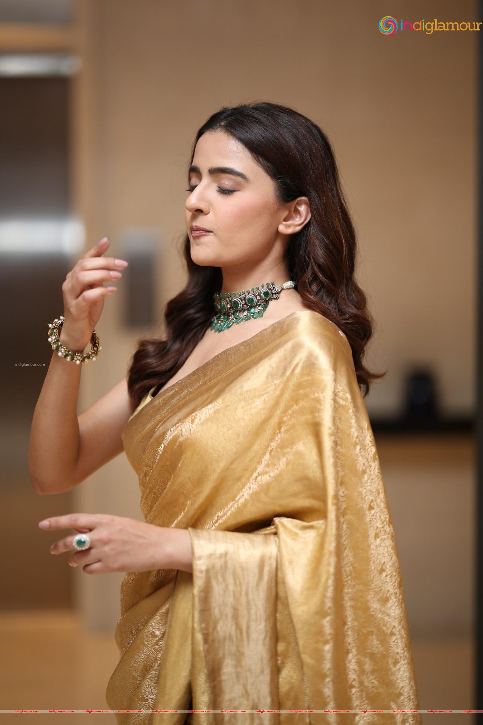 Rukhsar Dhillon Actress hd photo