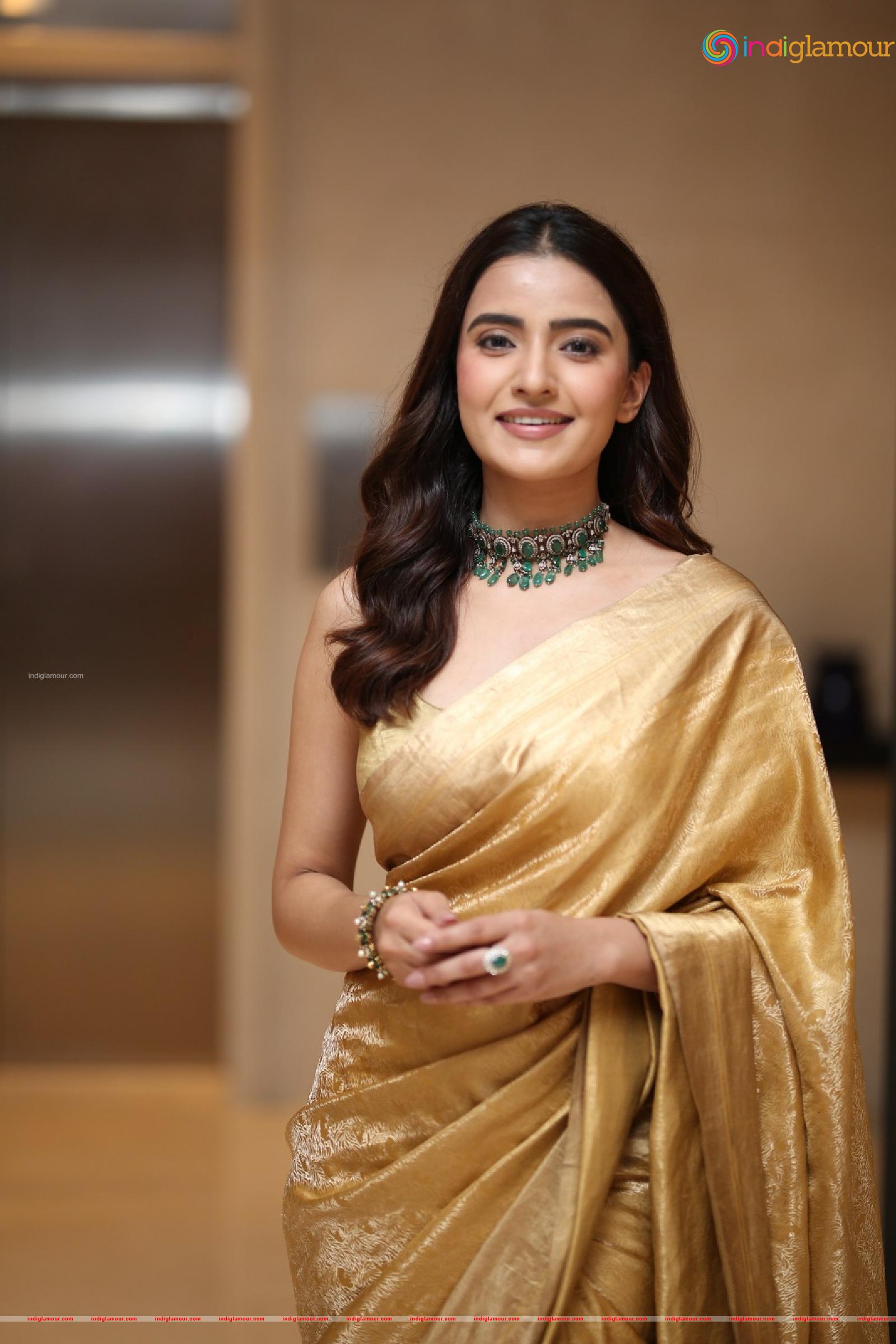 Rukhsar Dhillon Actress hd photo