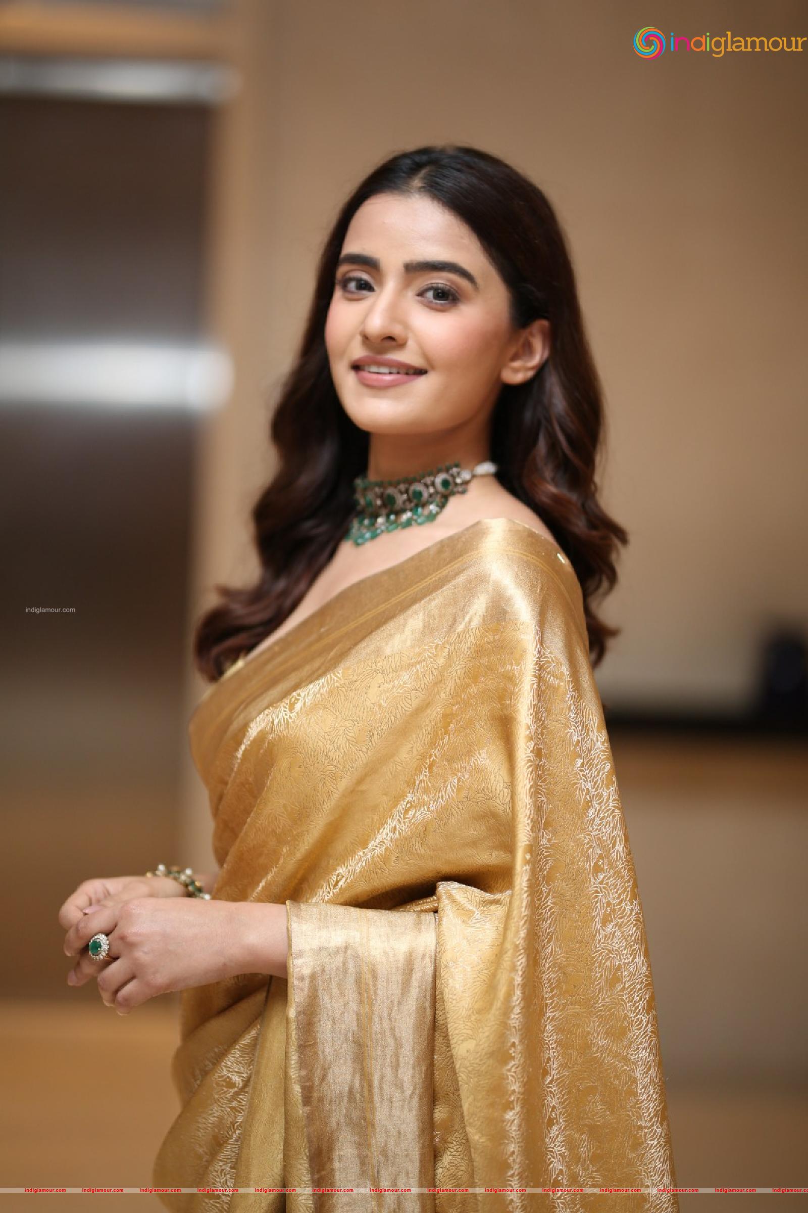 Rukhsar Dhillon Actress hd photo
