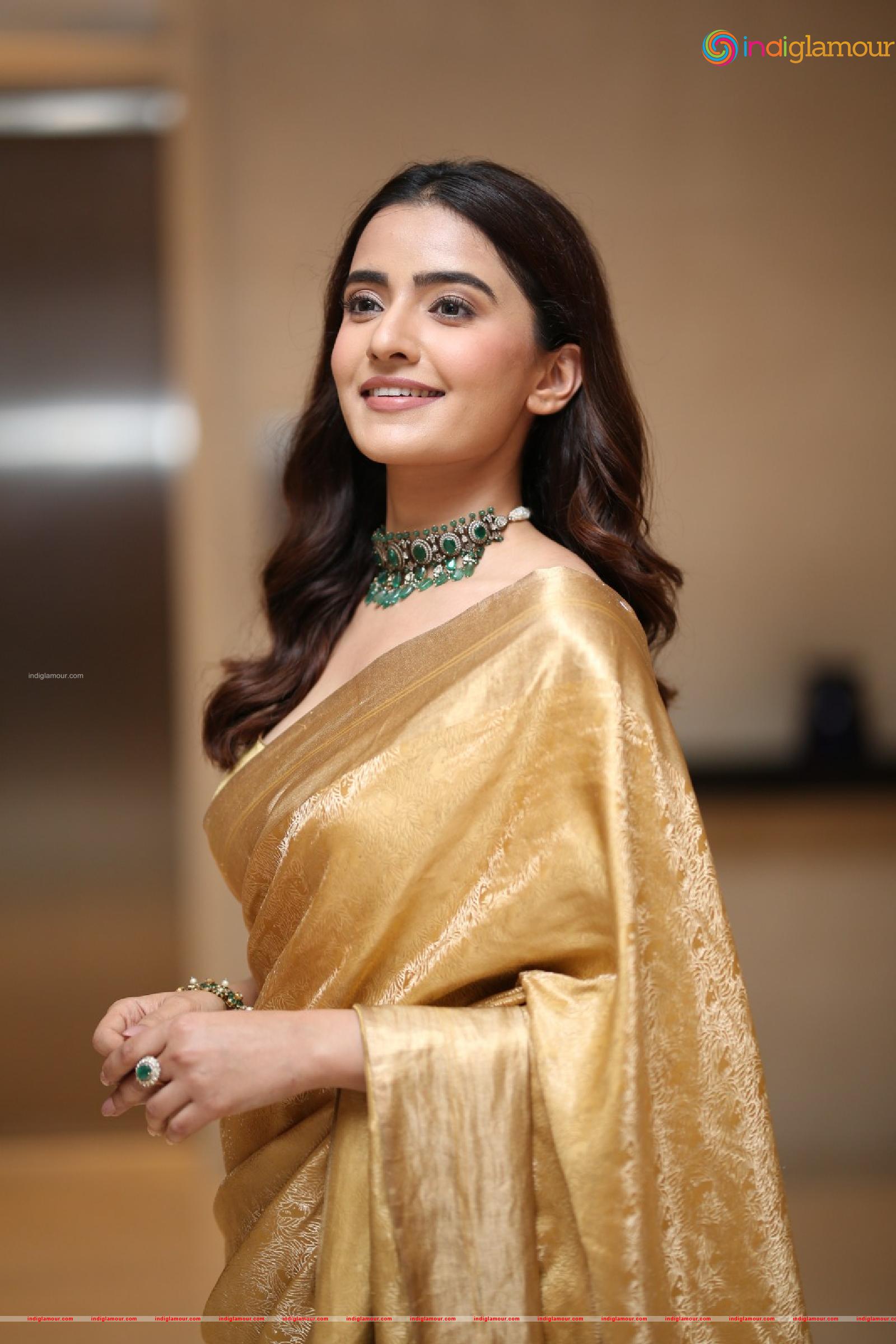 Rukhsar Dhillon Actress hd photo