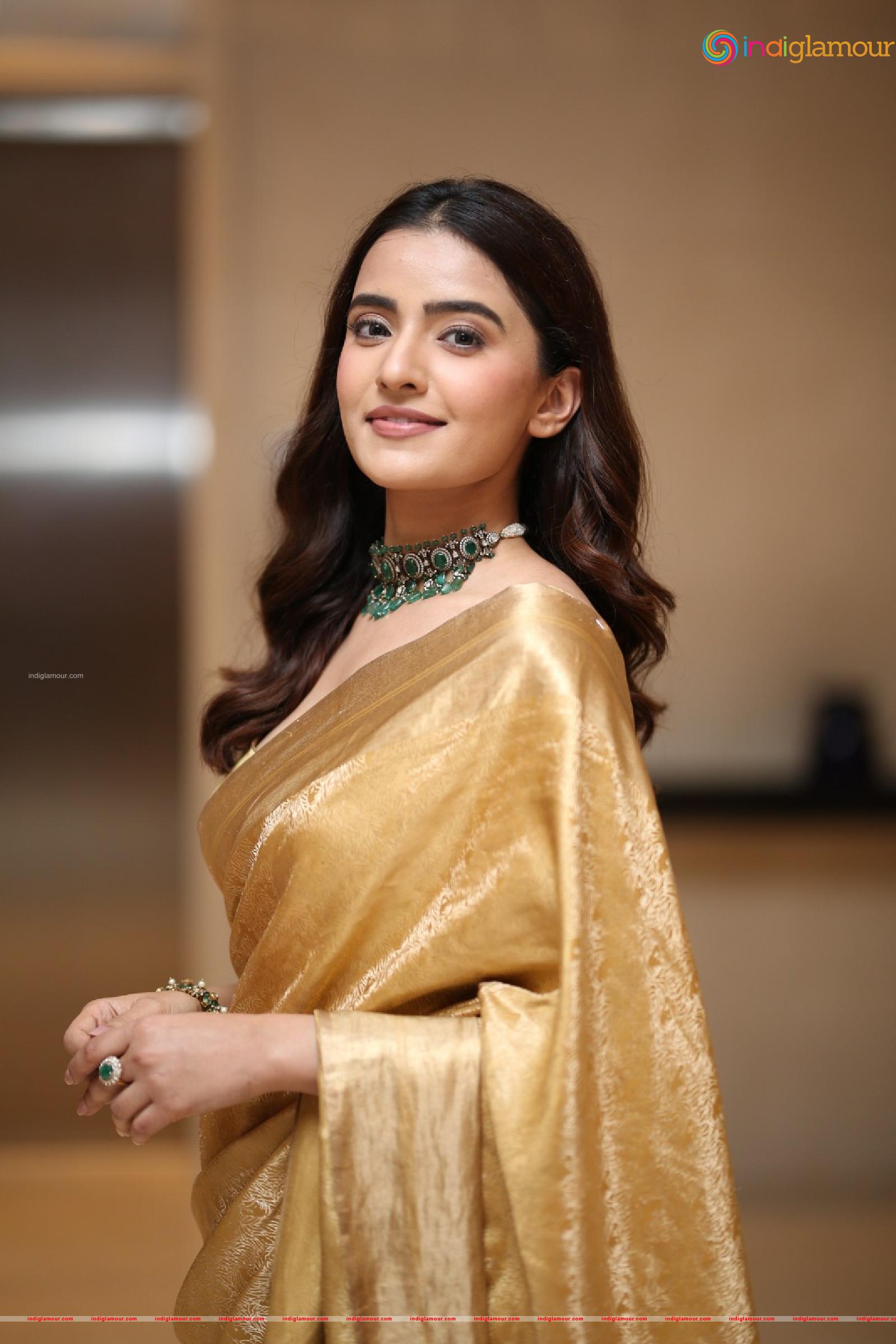 Rukhsar Dhillon Actress hd photo