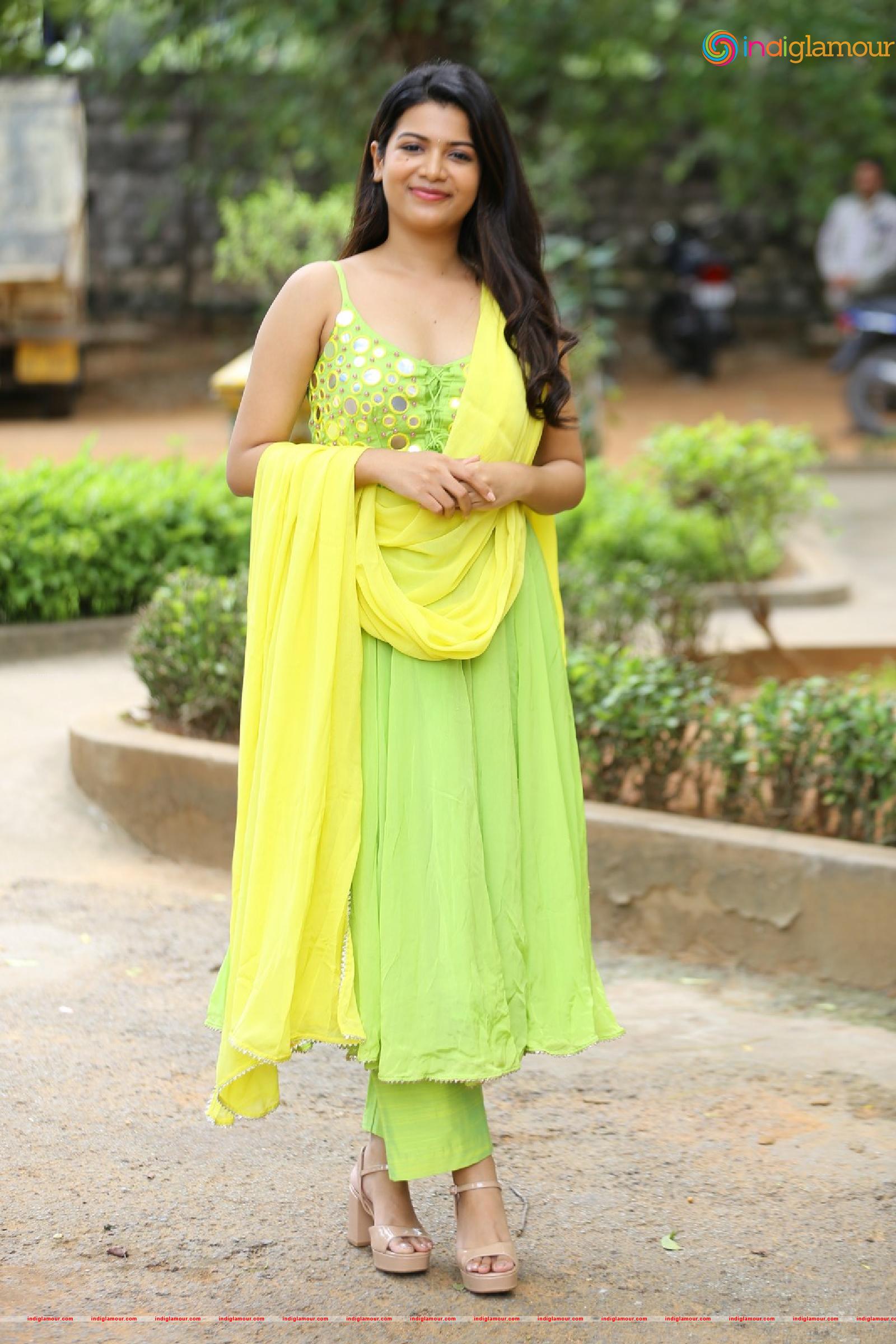 Goldie Nissy Actress hd photo
