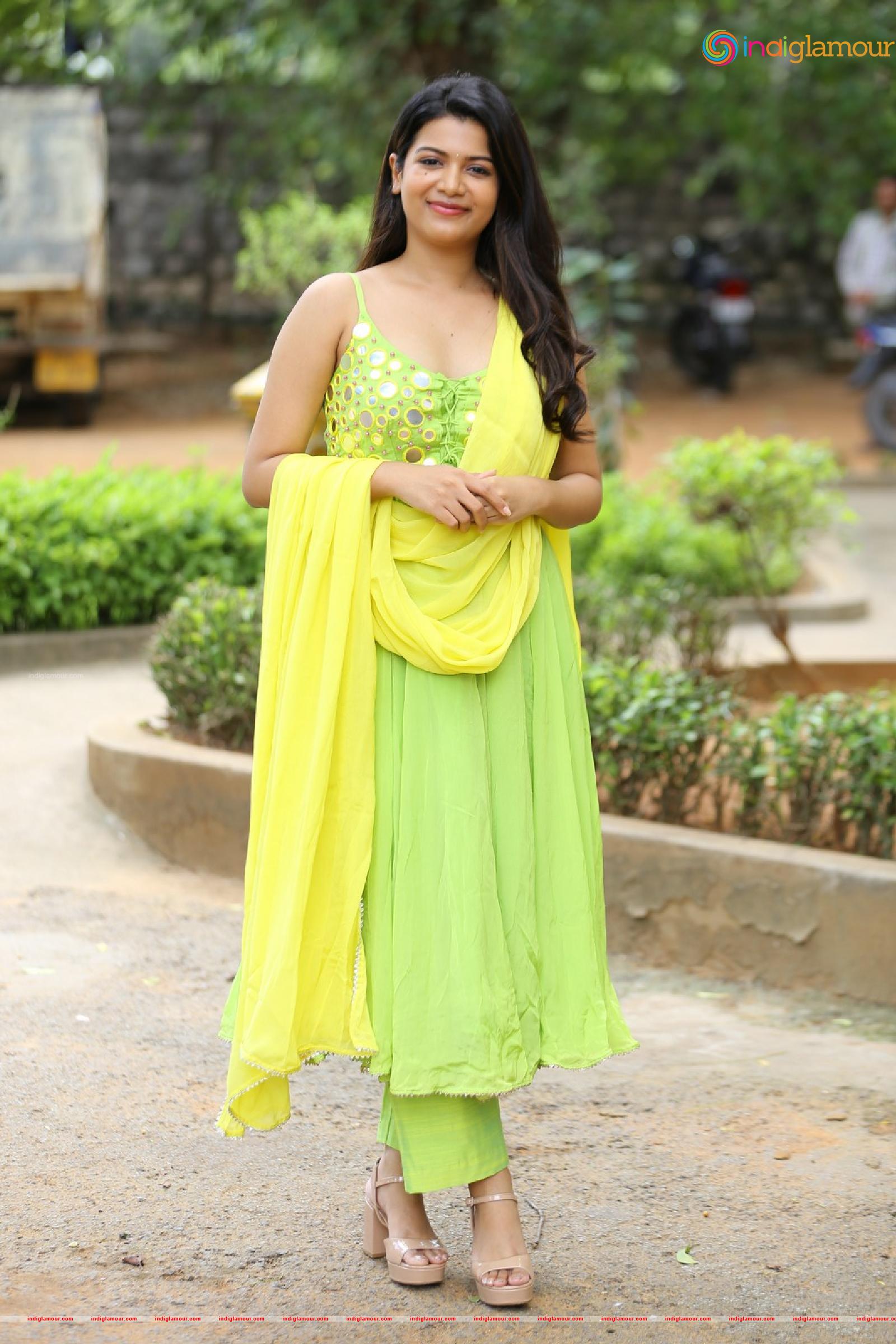Goldie Nissy Actress hd photo