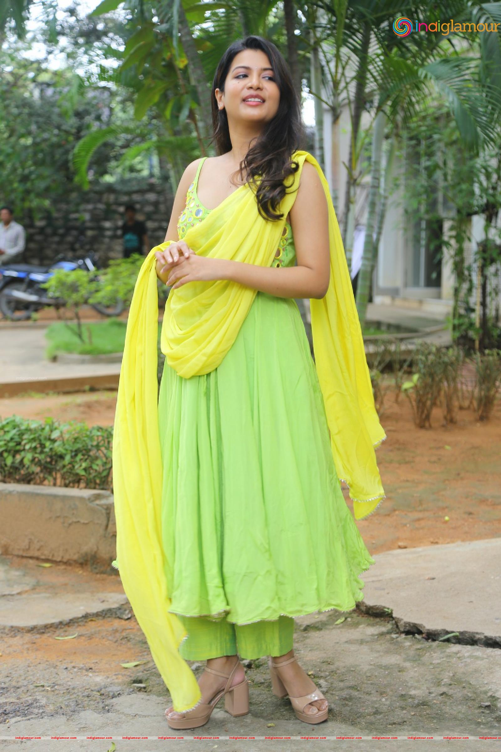 Goldie Nissy Actress hd photo