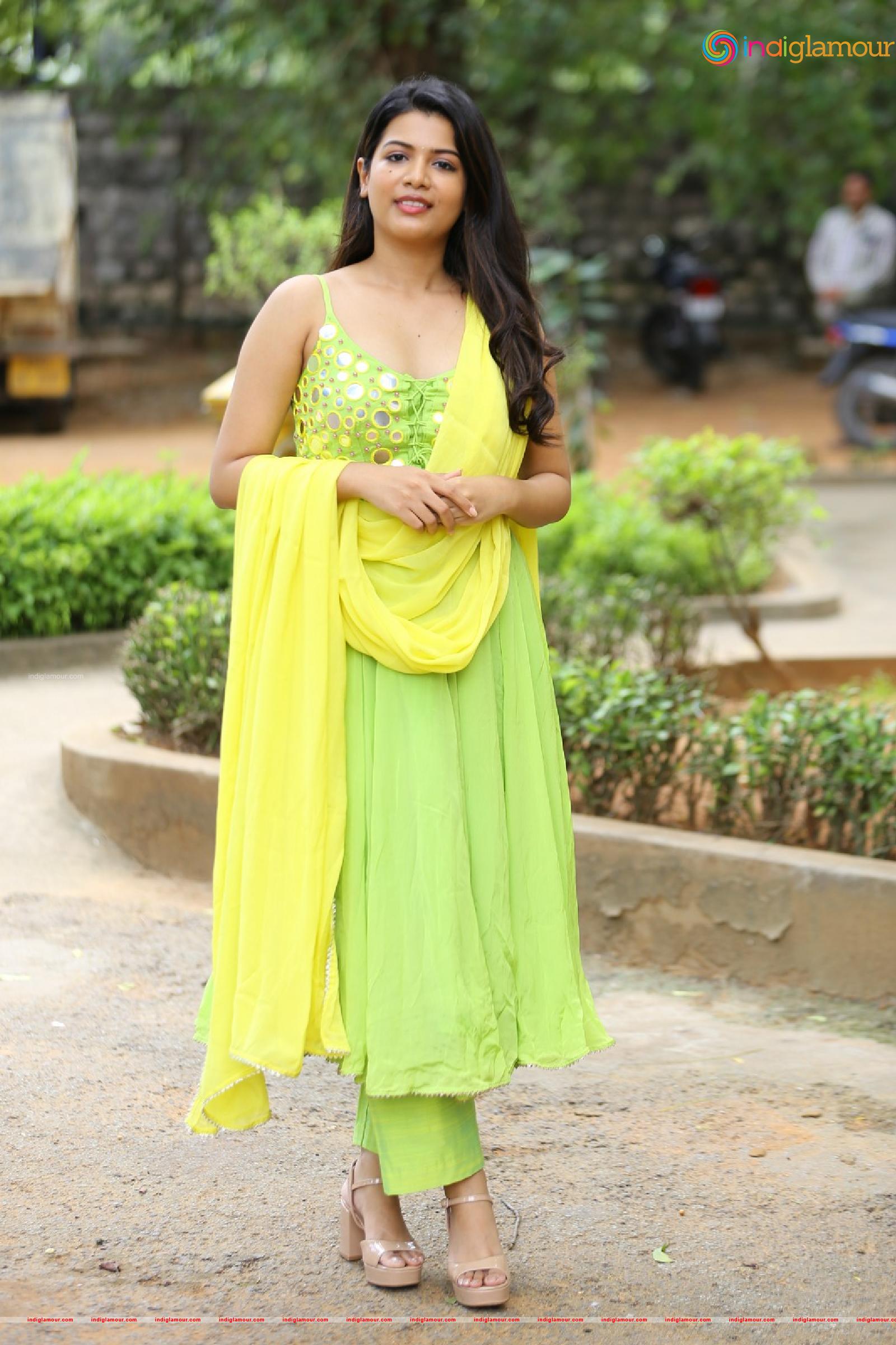 Goldie Nissy Actress hd photo