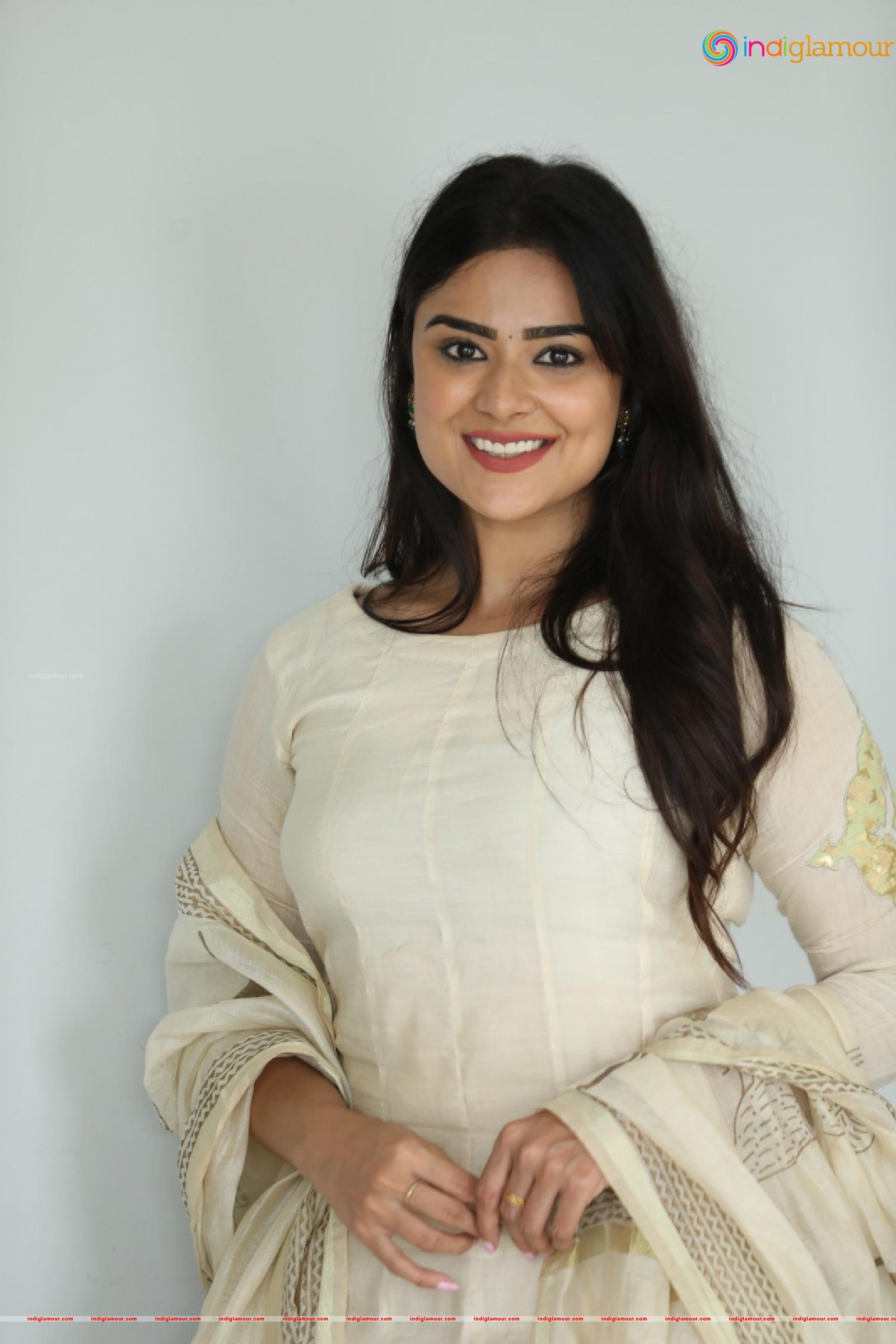 Priyanka Sharma Actress hd photo