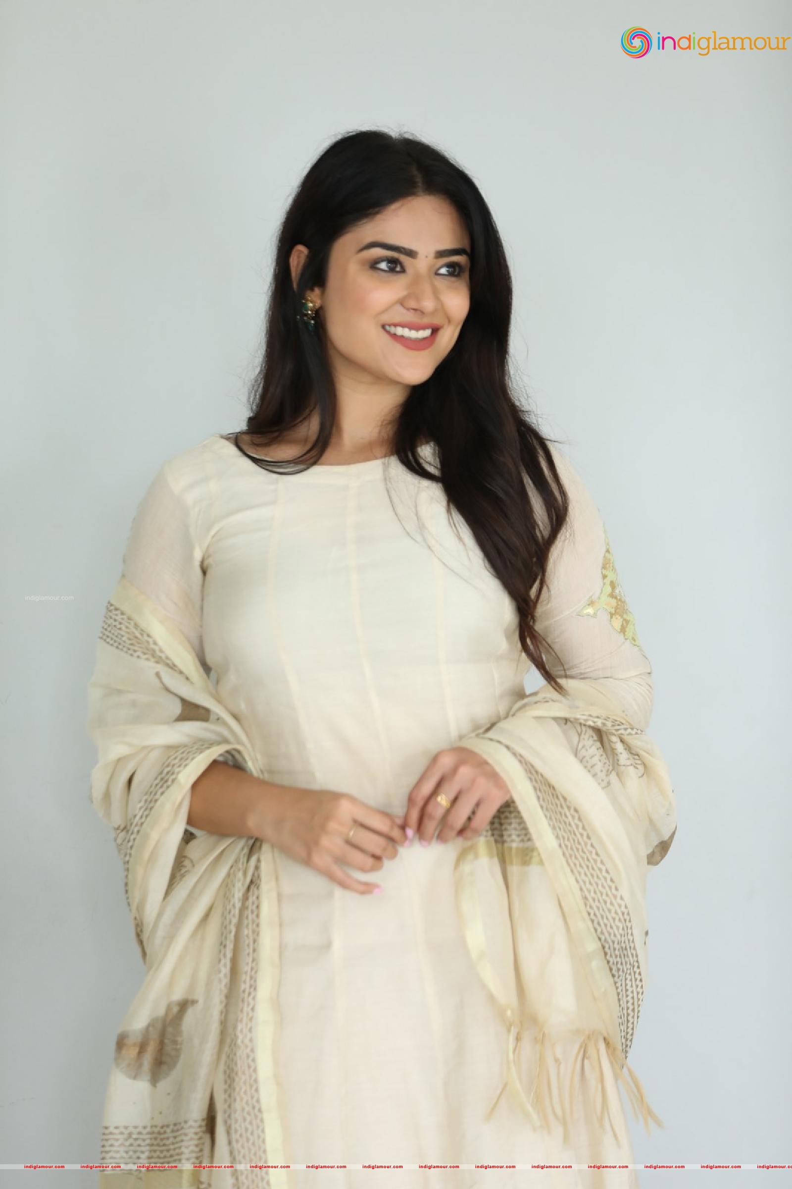Priyanka Sharma Actress hd photo