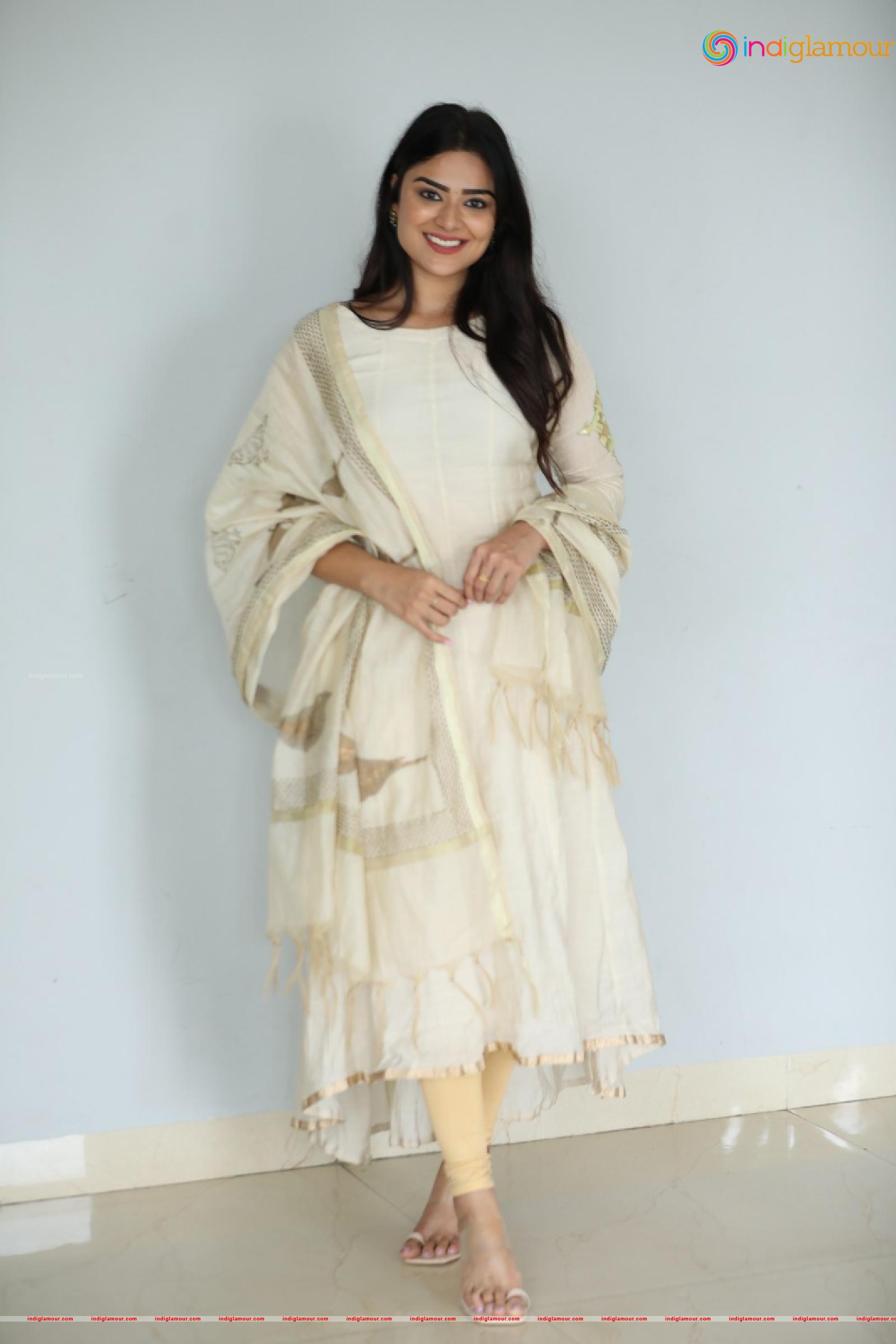 Priyanka Sharma Actress hd photo