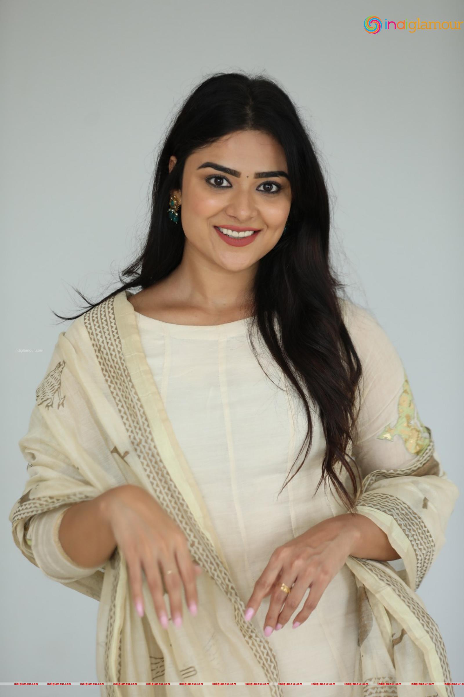 Priyanka Sharma Actress hd photo