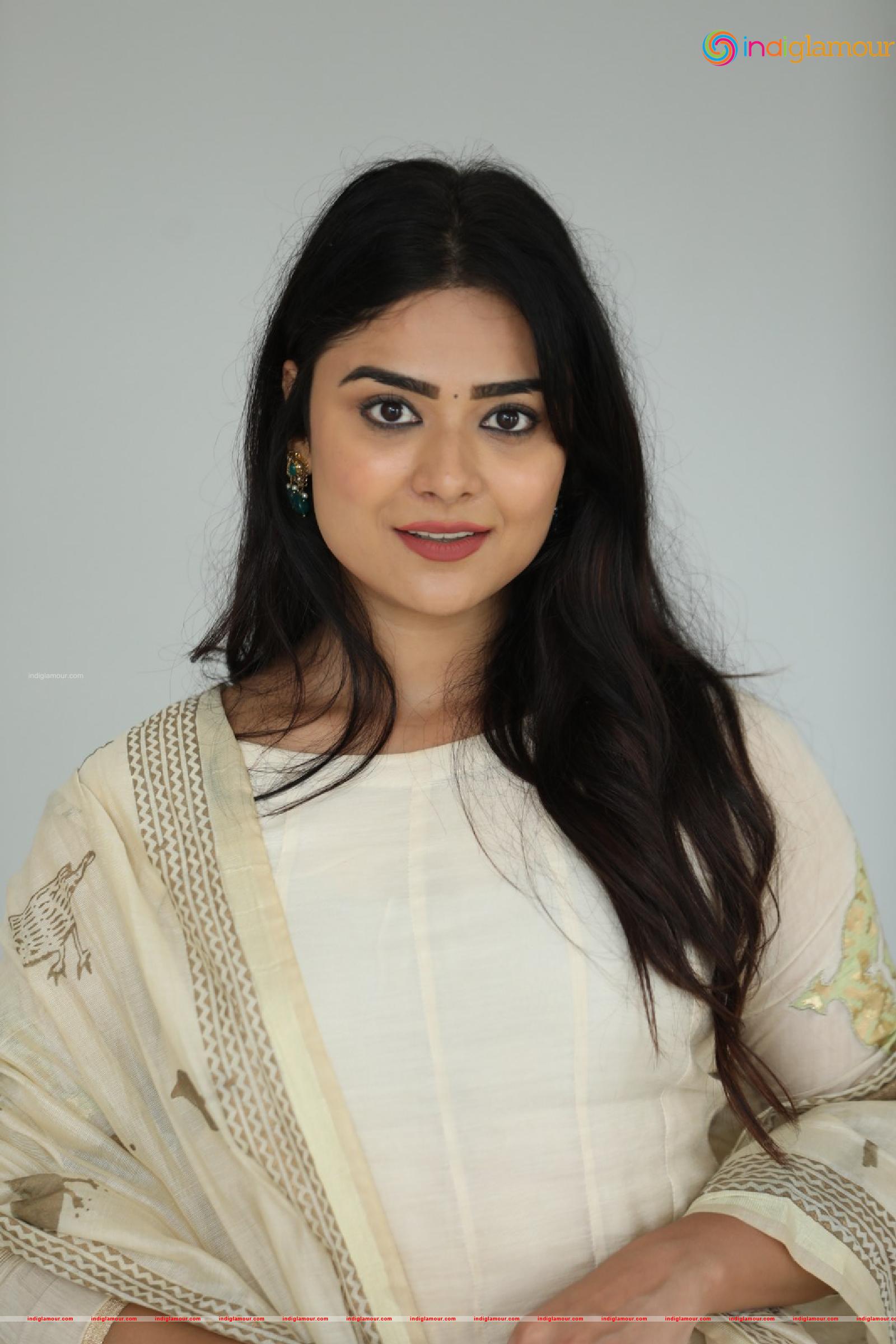 Priyanka Sharma Actress hd photo