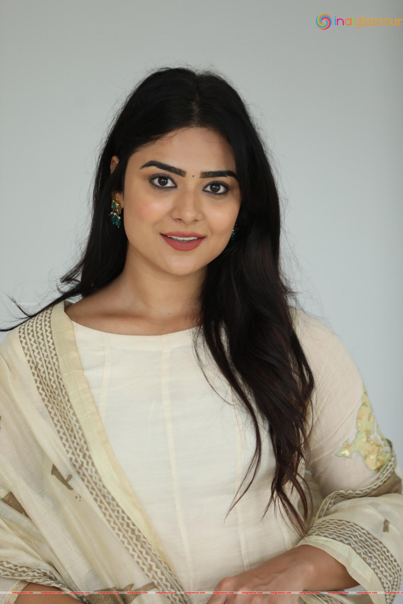 Priyanka Sharma Actress hd photo