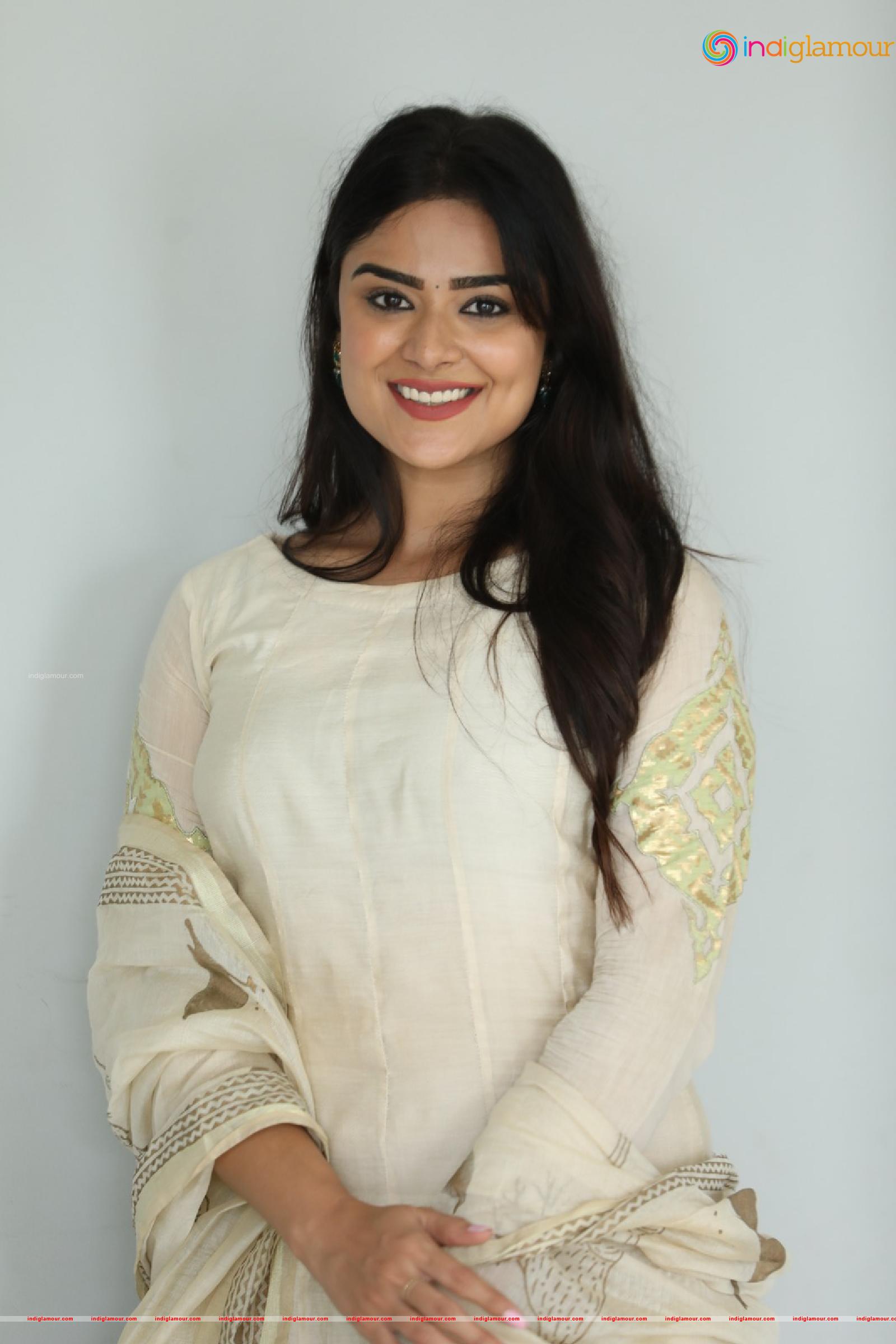 Priyanka Sharma Actress hd photo