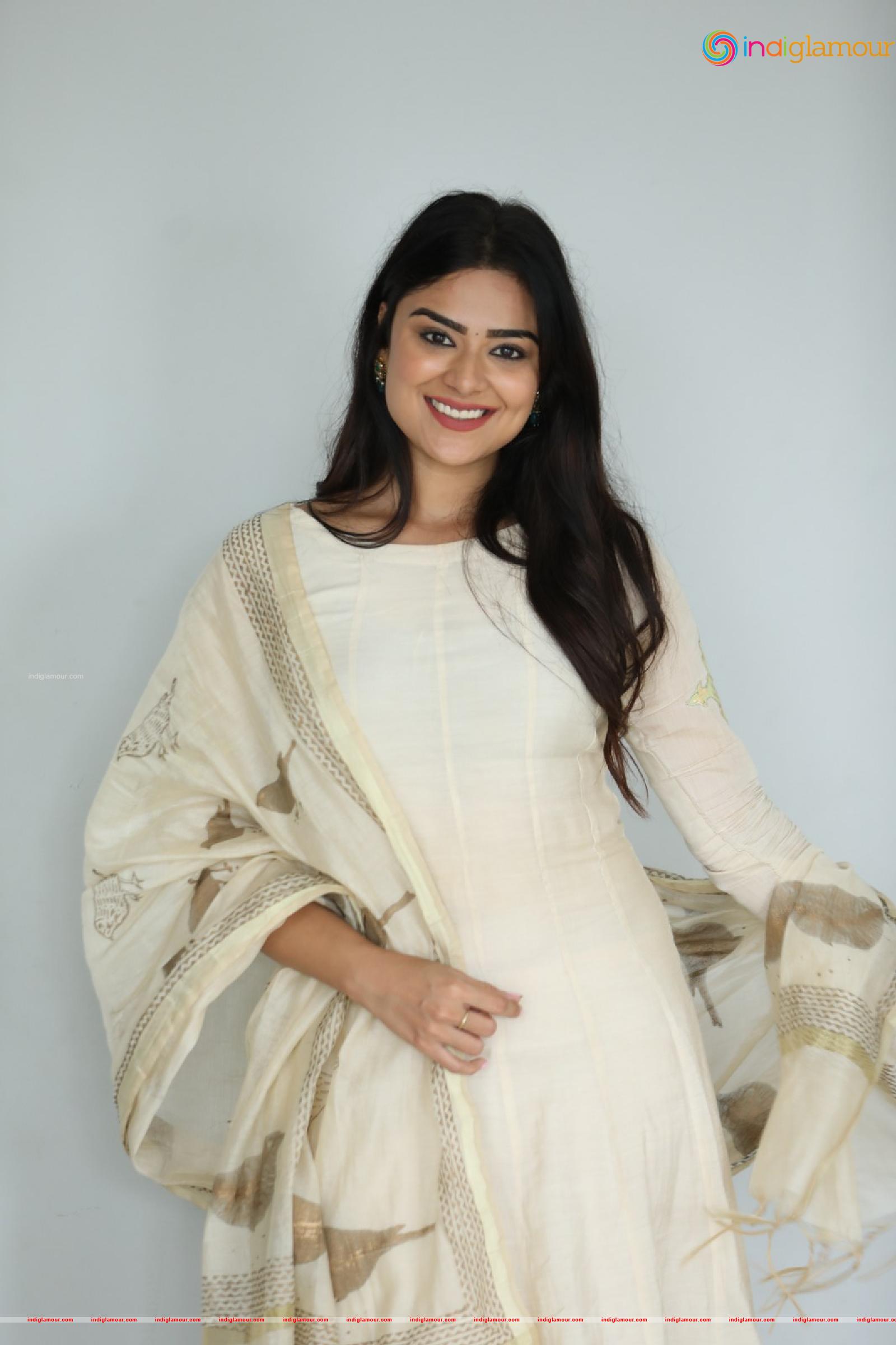 Priyanka Sharma Actress hd photo