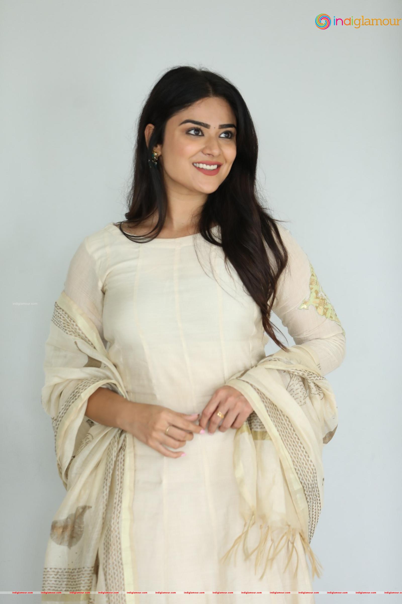 Priyanka Sharma Actress hd photo