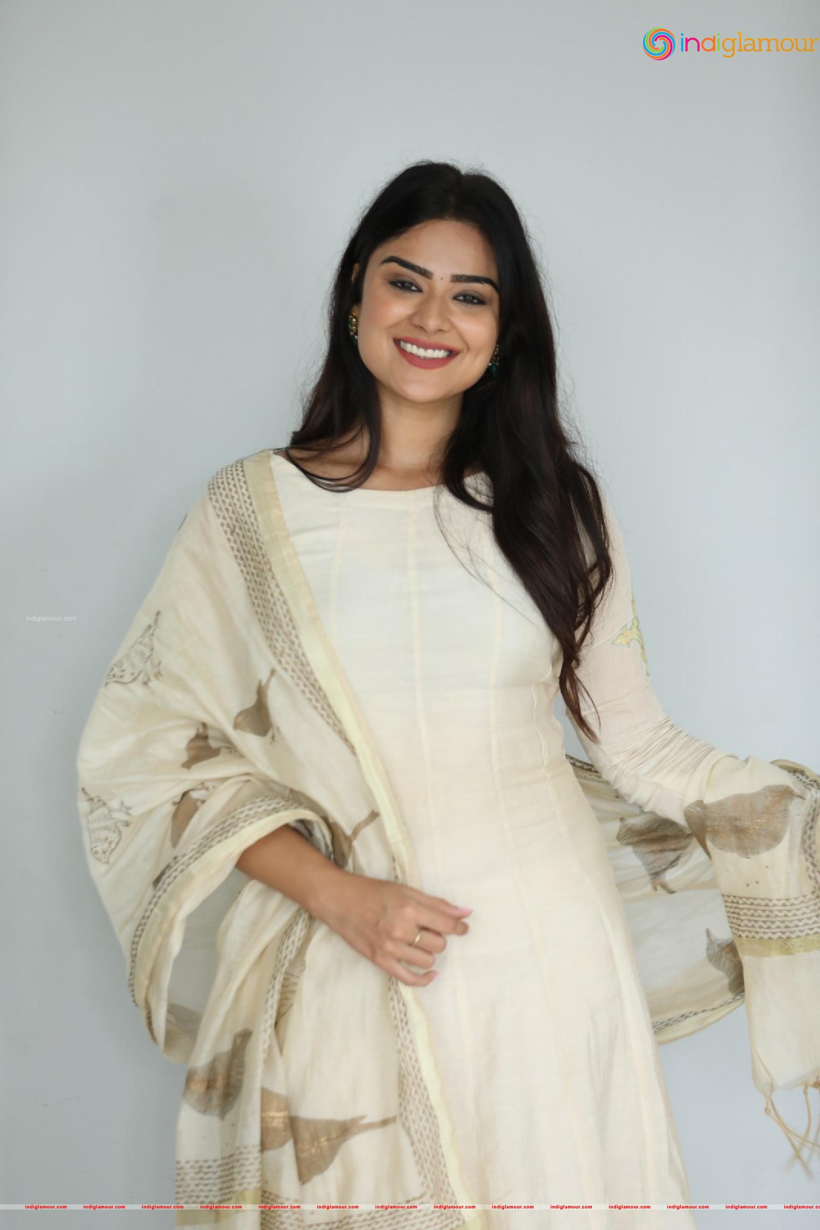 Priyanka Sharma Actress hd photo