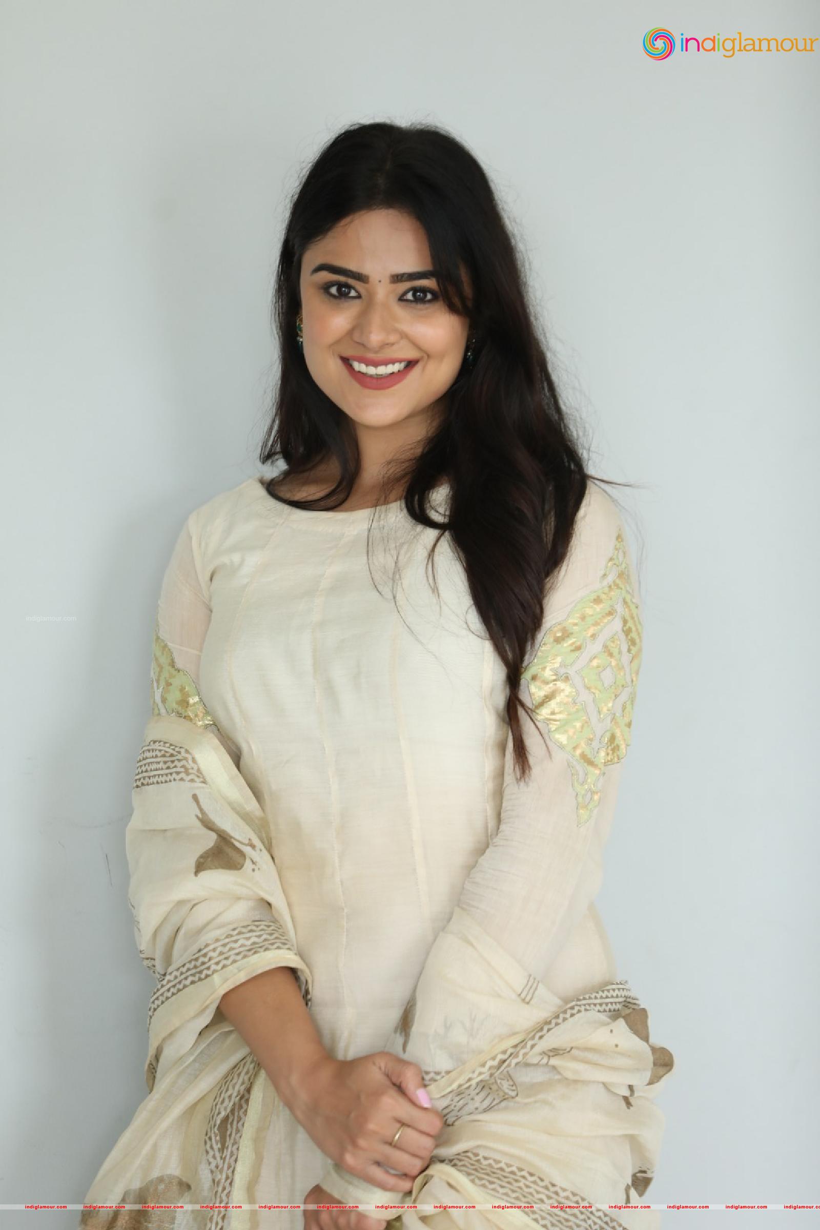 Priyanka Sharma Actress hd photo