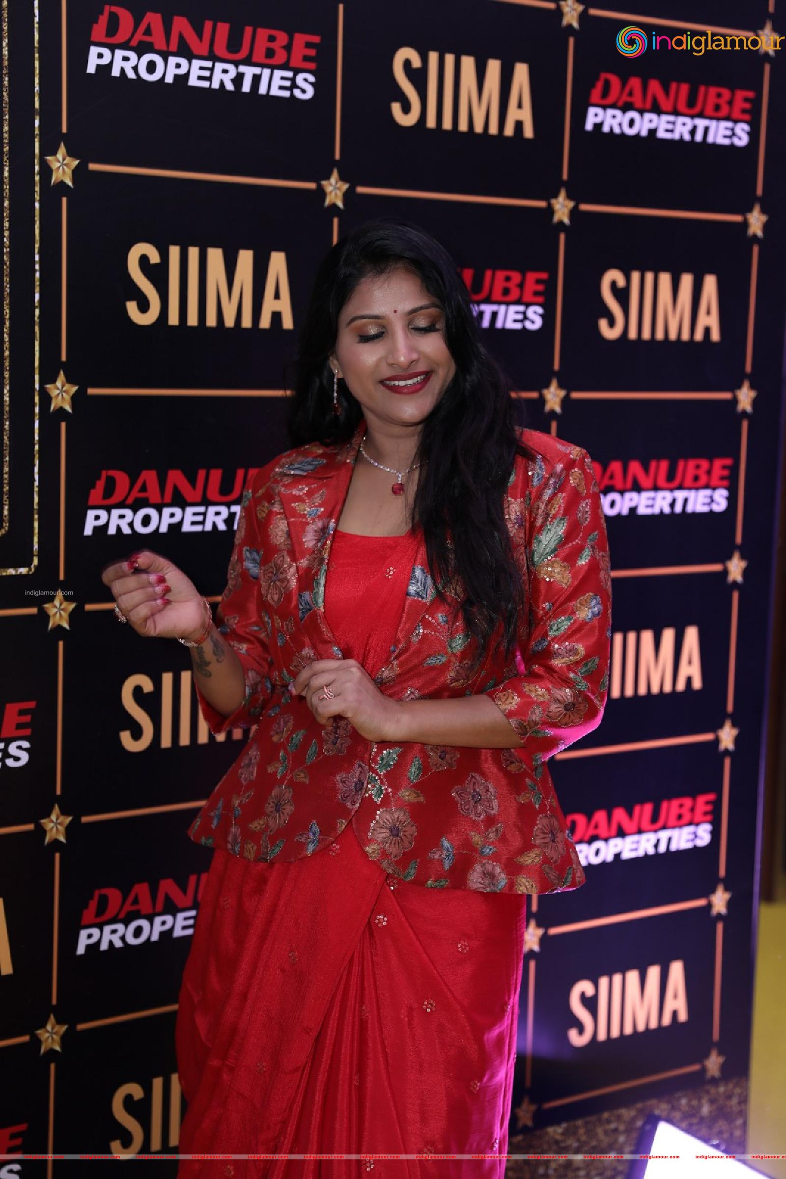 Mangli Actress hd photo