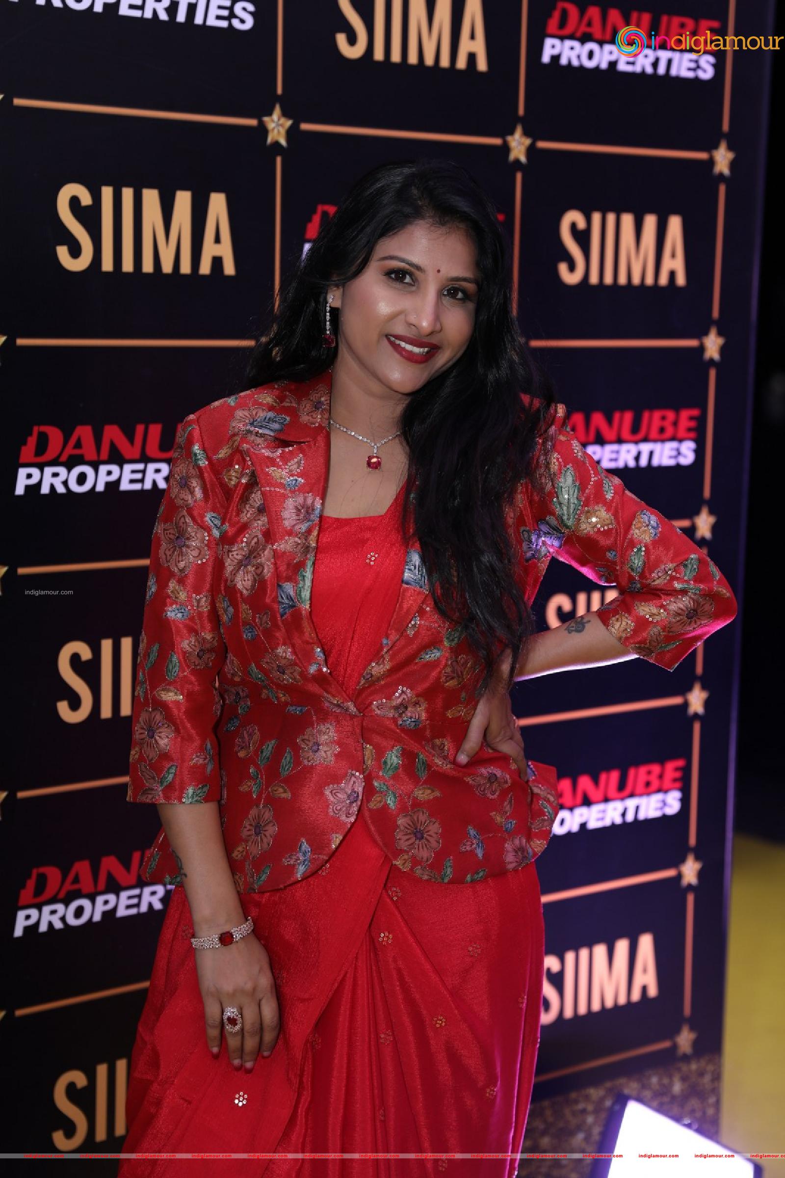 Mangli Actress hd photo