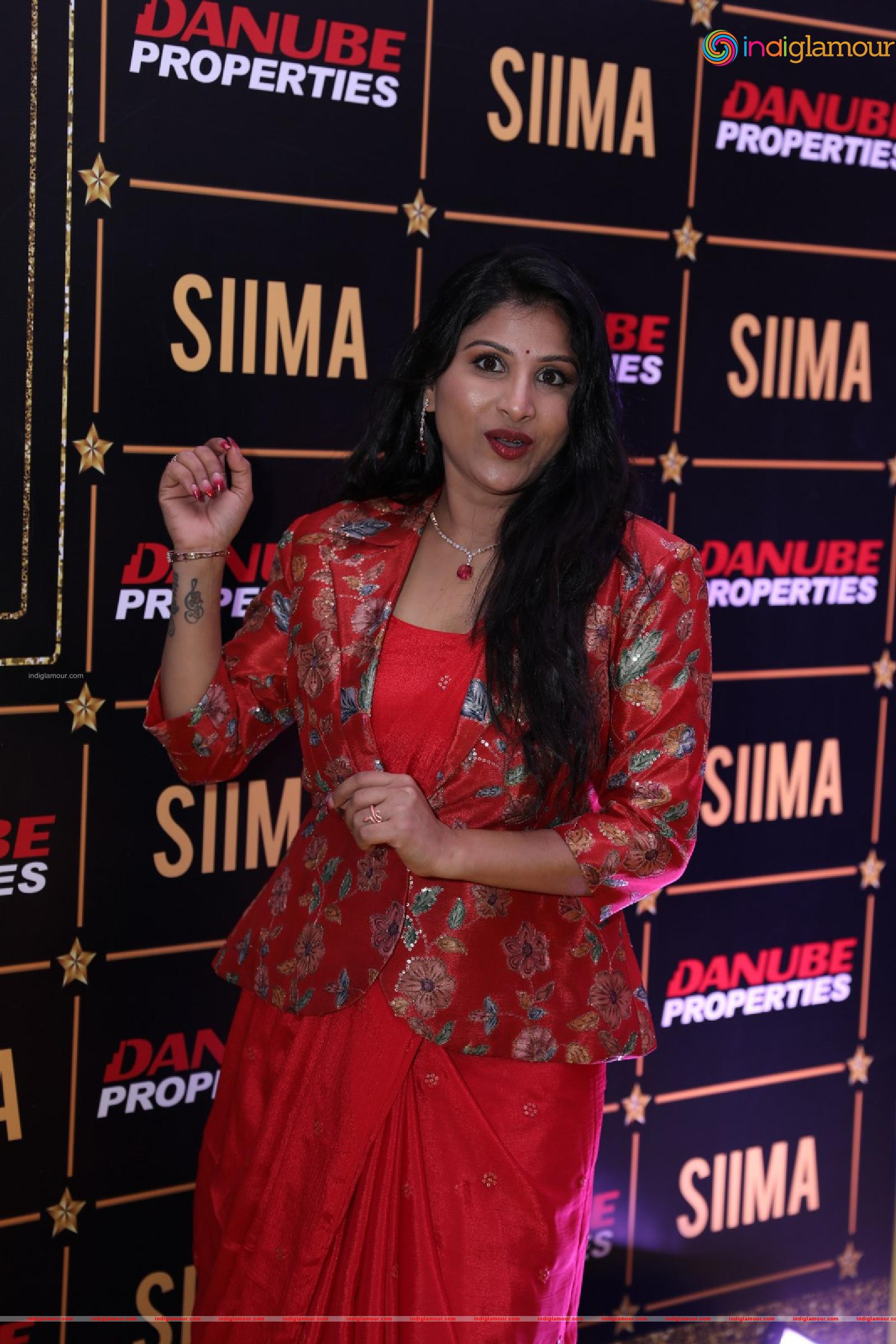 Mangli Actress hd photo