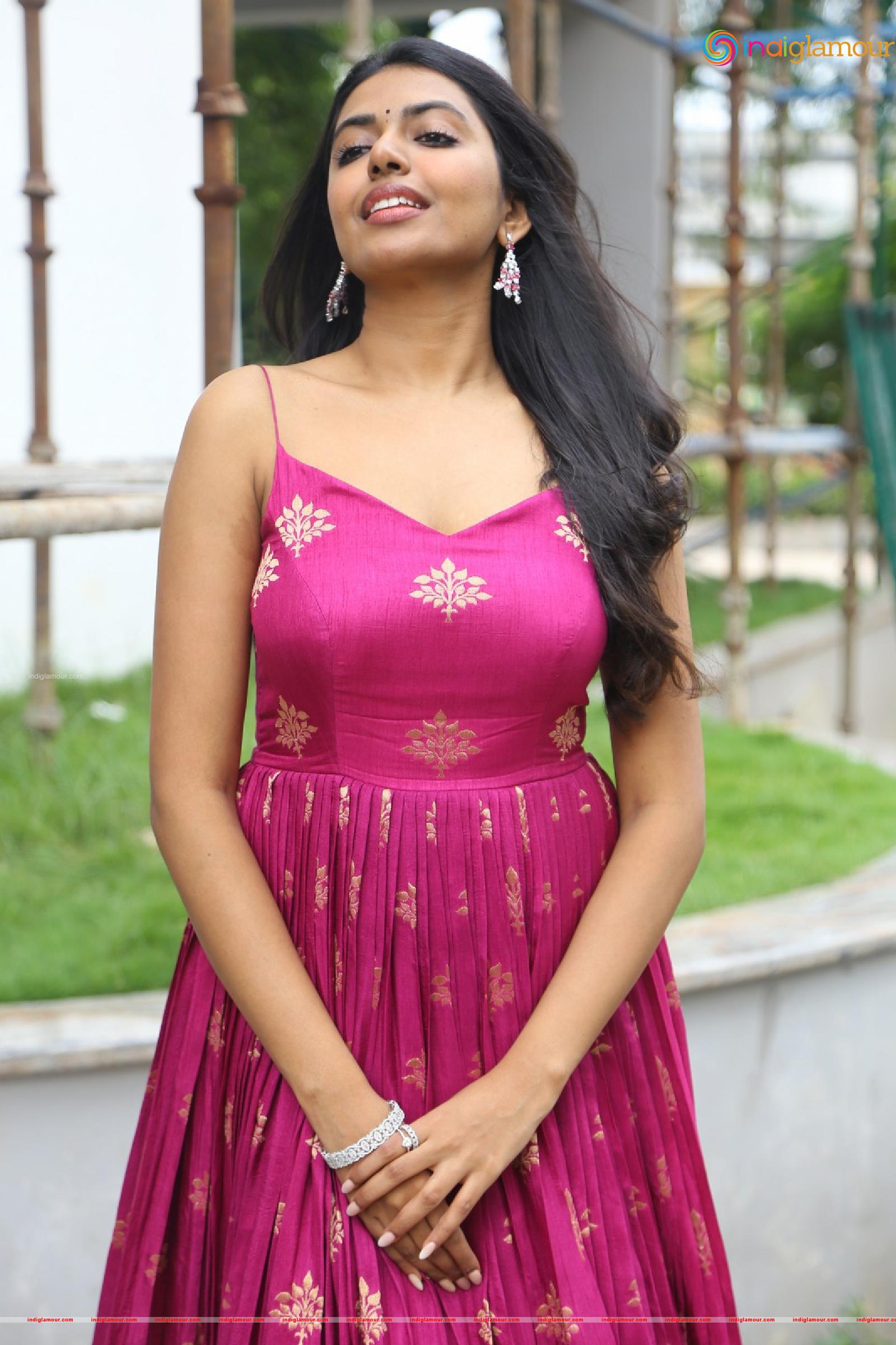 Shivani Rajashekar Actress hd photo