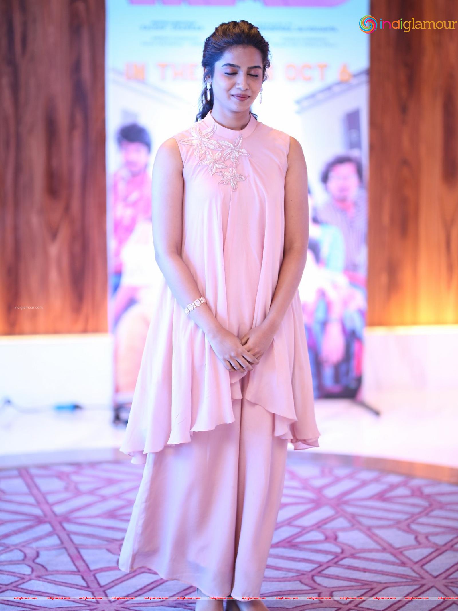 Gouri Priya Actress hd photo