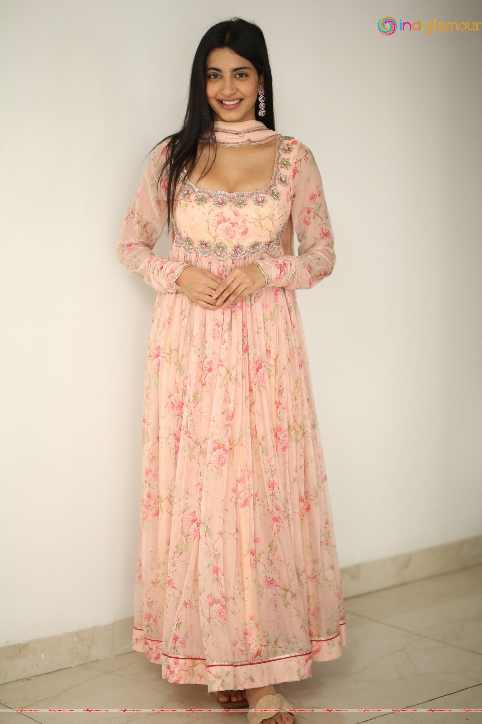 Pragathi Srivastava Actress hd photo
