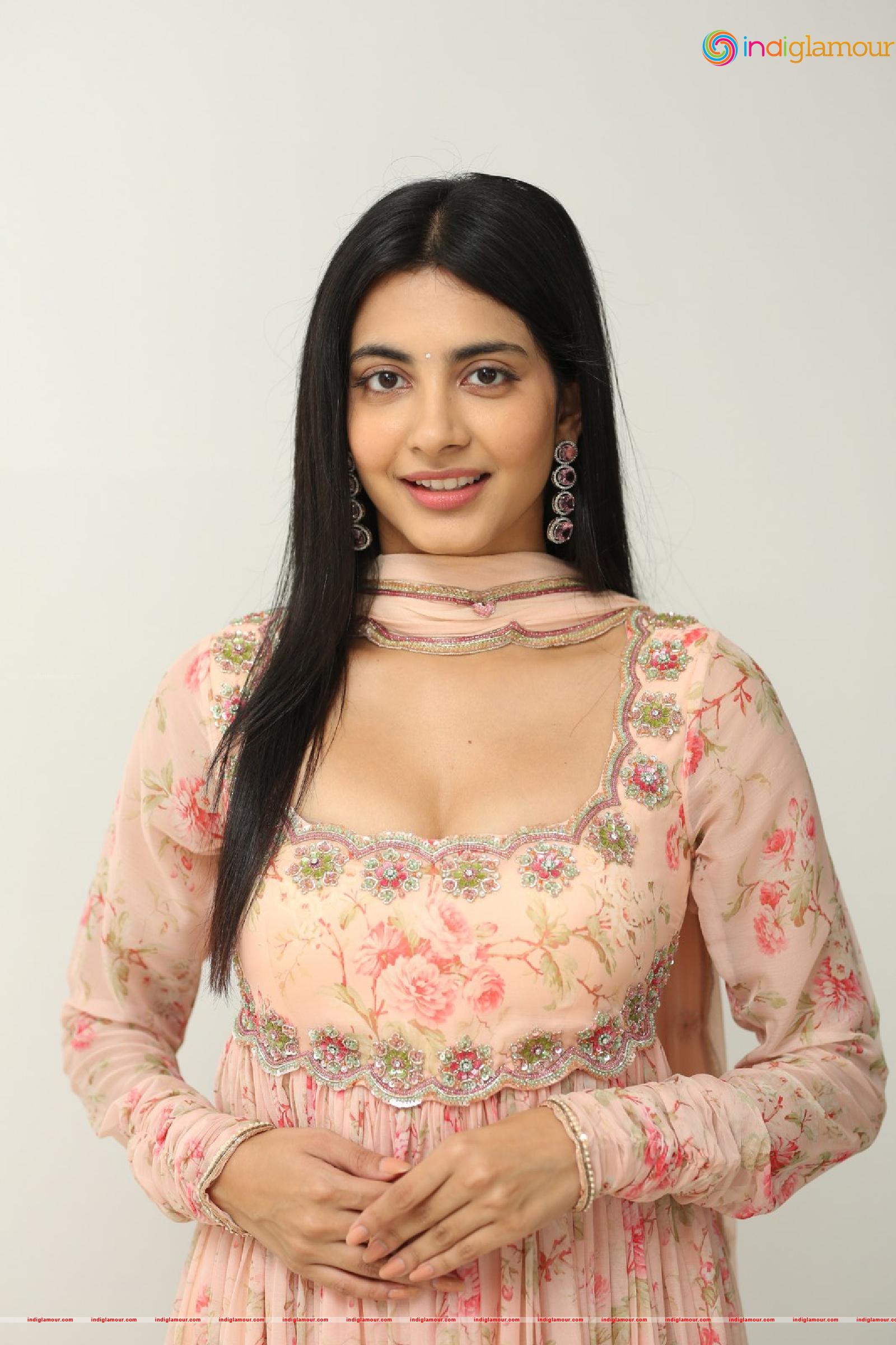 Pragathi Srivastava Actress hd photo