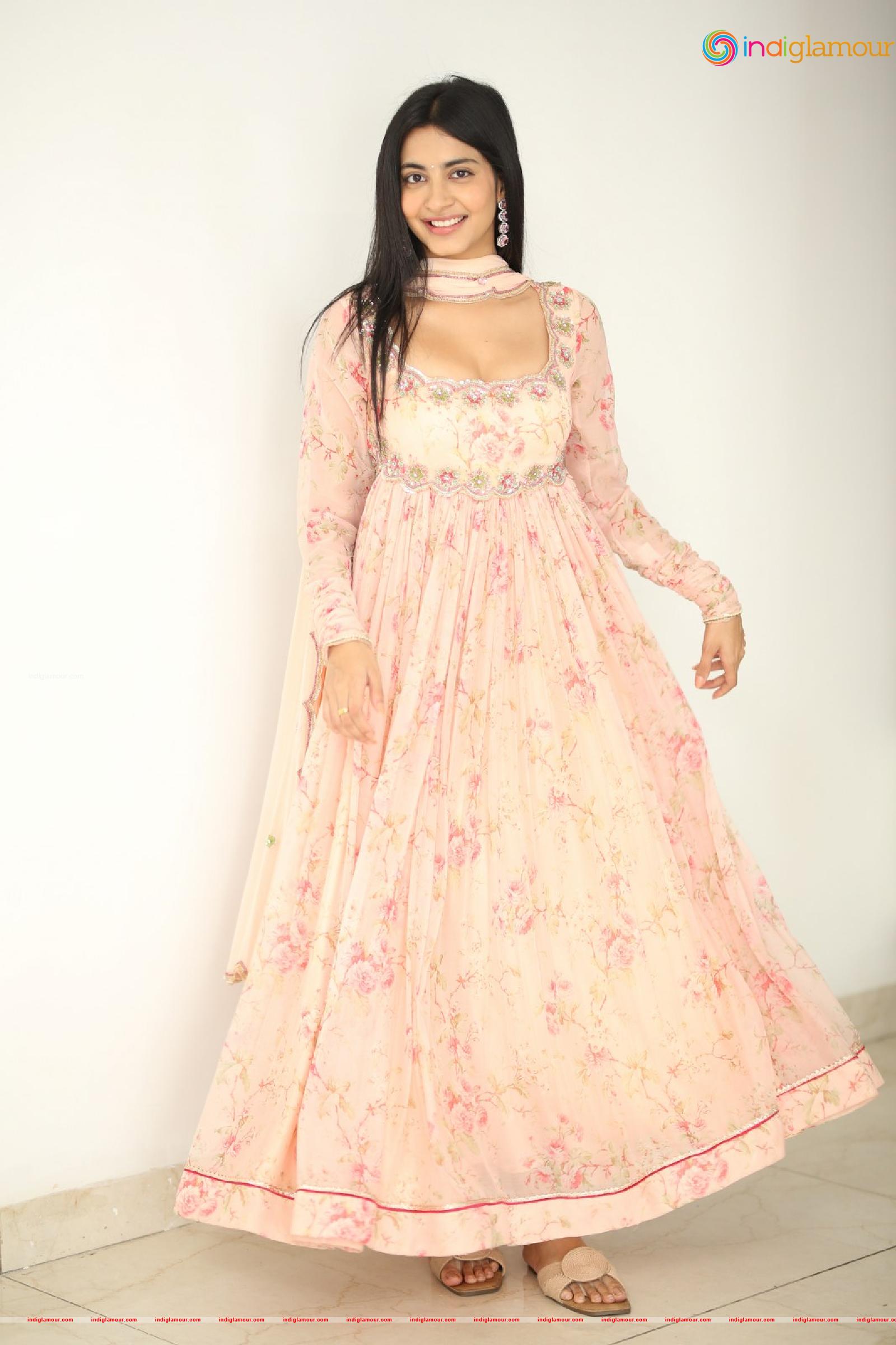 Pragathi Srivastava Actress hd photo