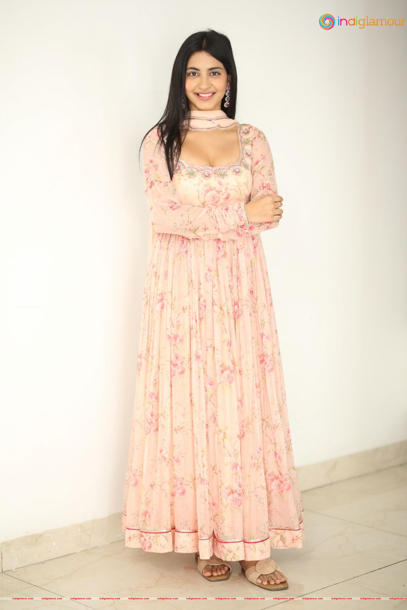 Pragathi Srivastava Actress hd photo