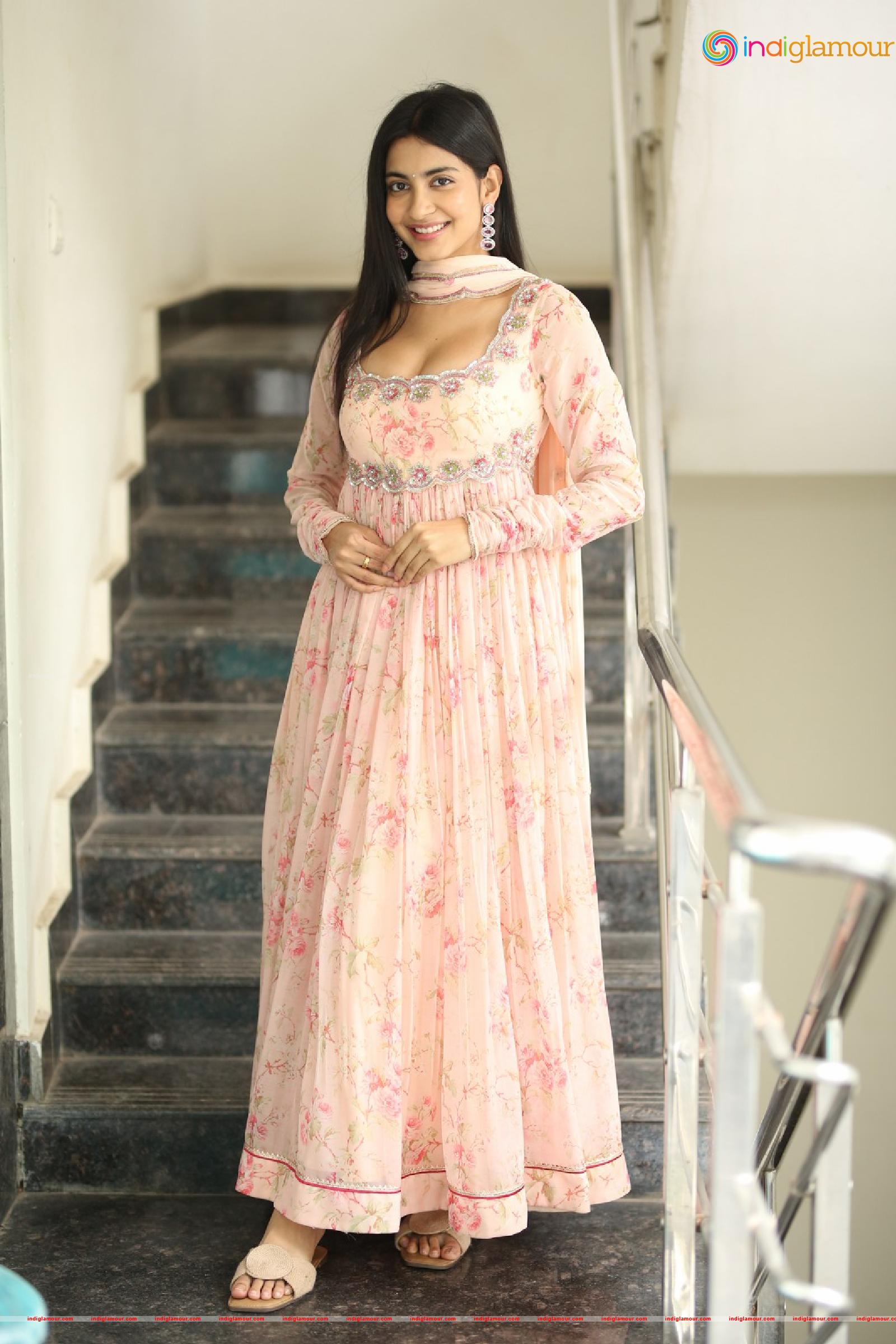 Pragathi Srivastava Actress hd photo