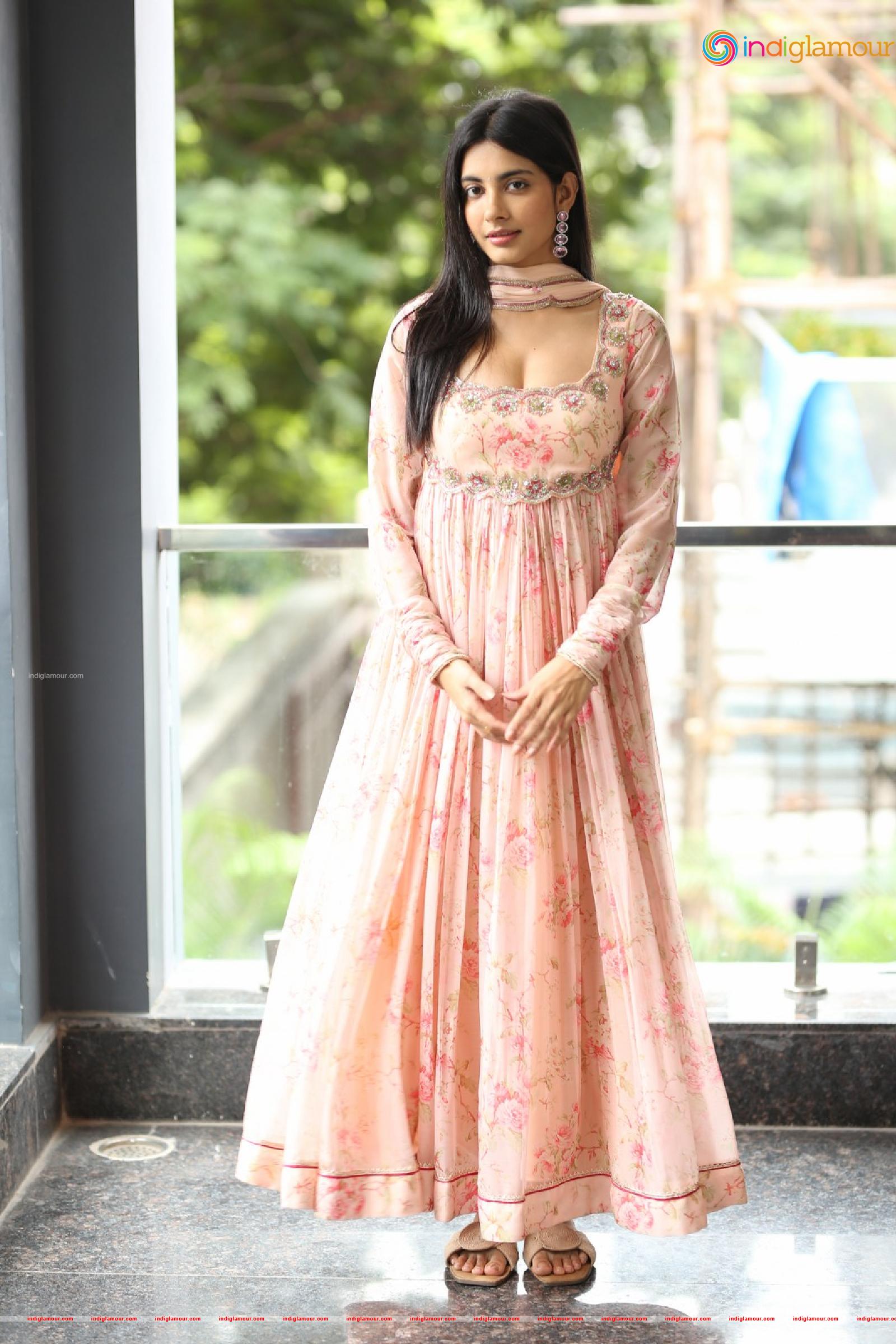 Pragathi Srivastava Actress hd photo