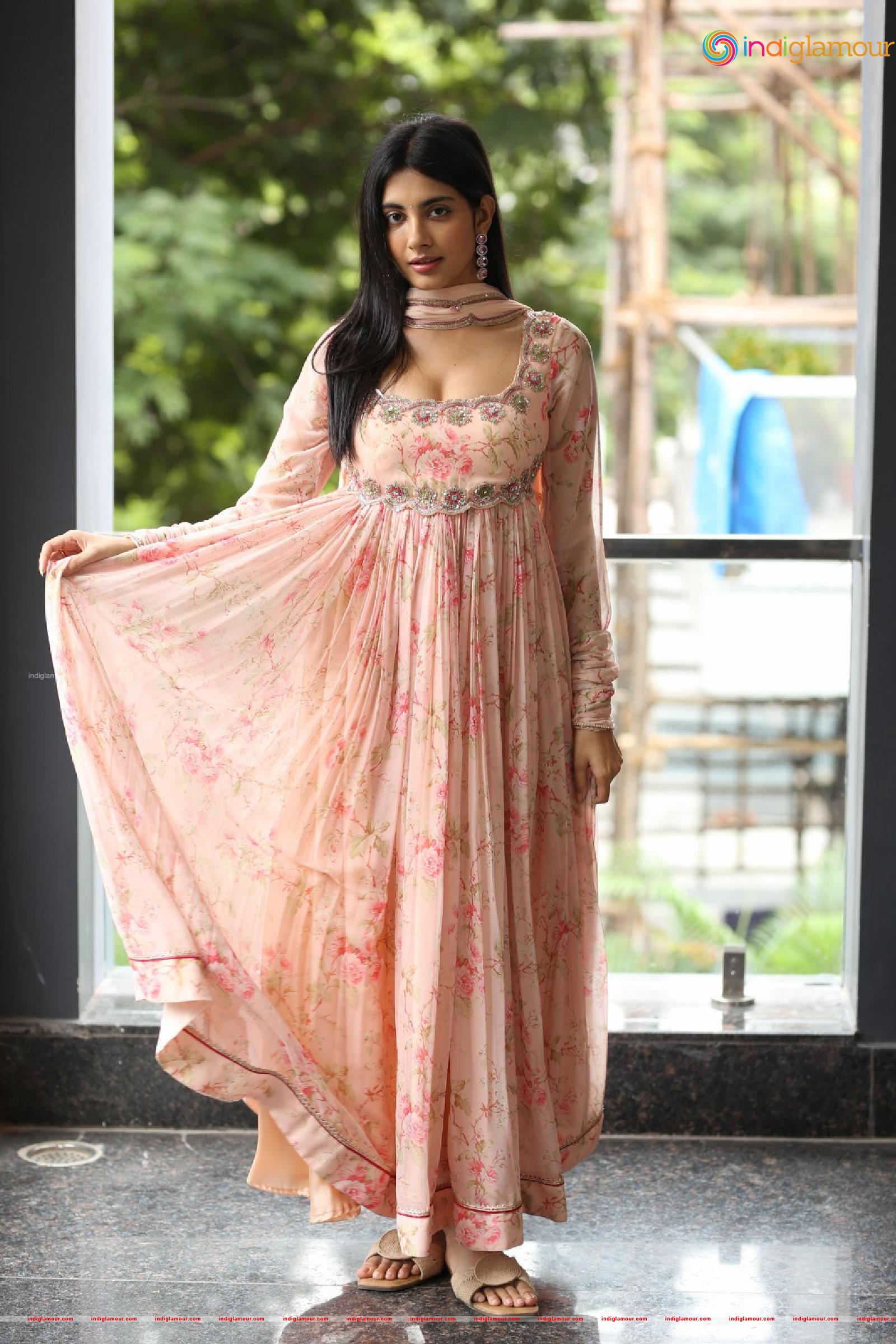 Pragathi Srivastava Actress hd photo