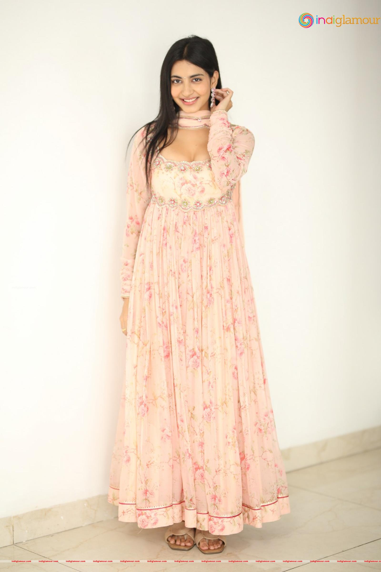 Pragathi Srivastava Actress hd photo