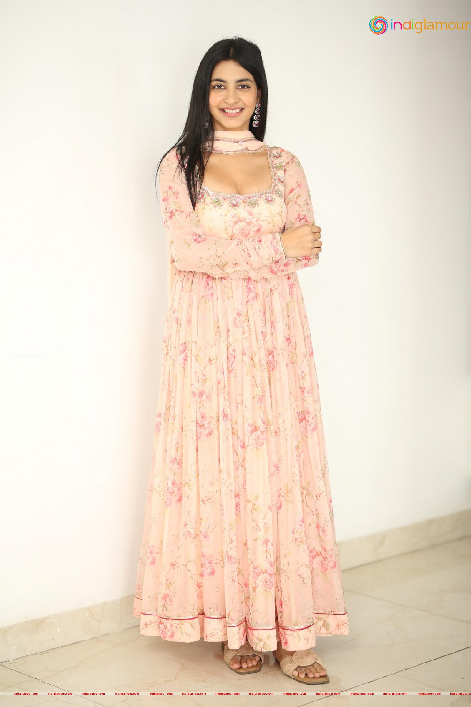 Pragathi Srivastava Actress hd photo
