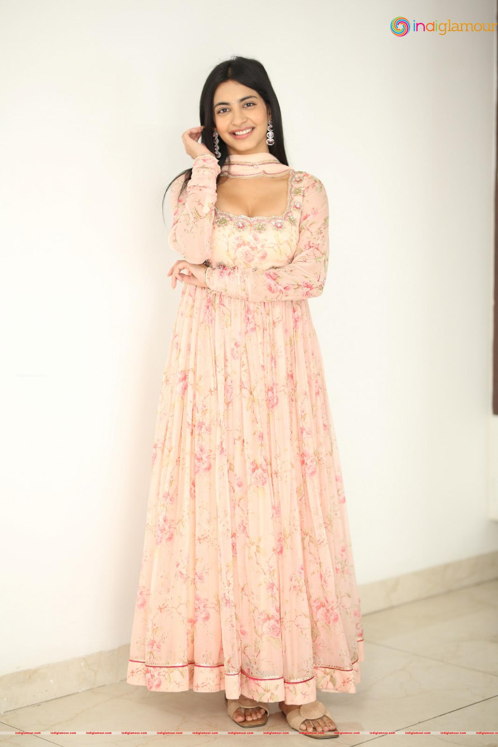 Pragathi Srivastava Actress hd photo