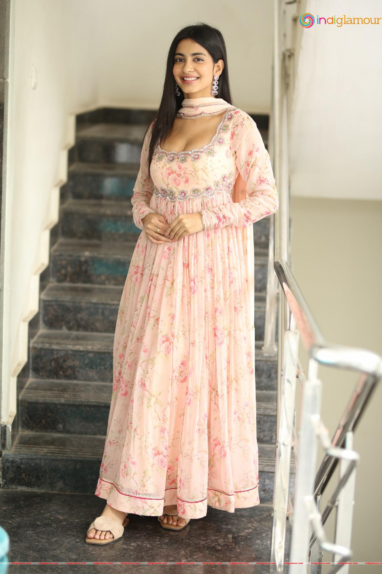 Pragathi Srivastava Actress hd photo