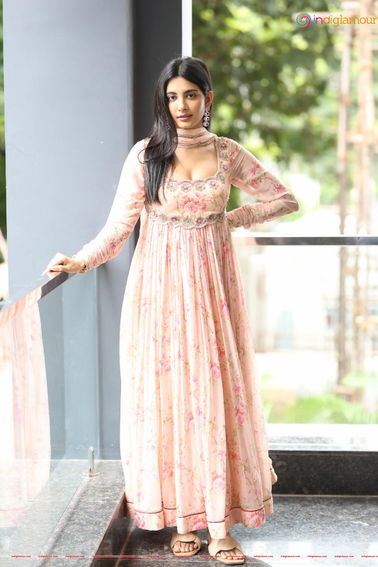 Pragathi Srivastava Actress hd photo