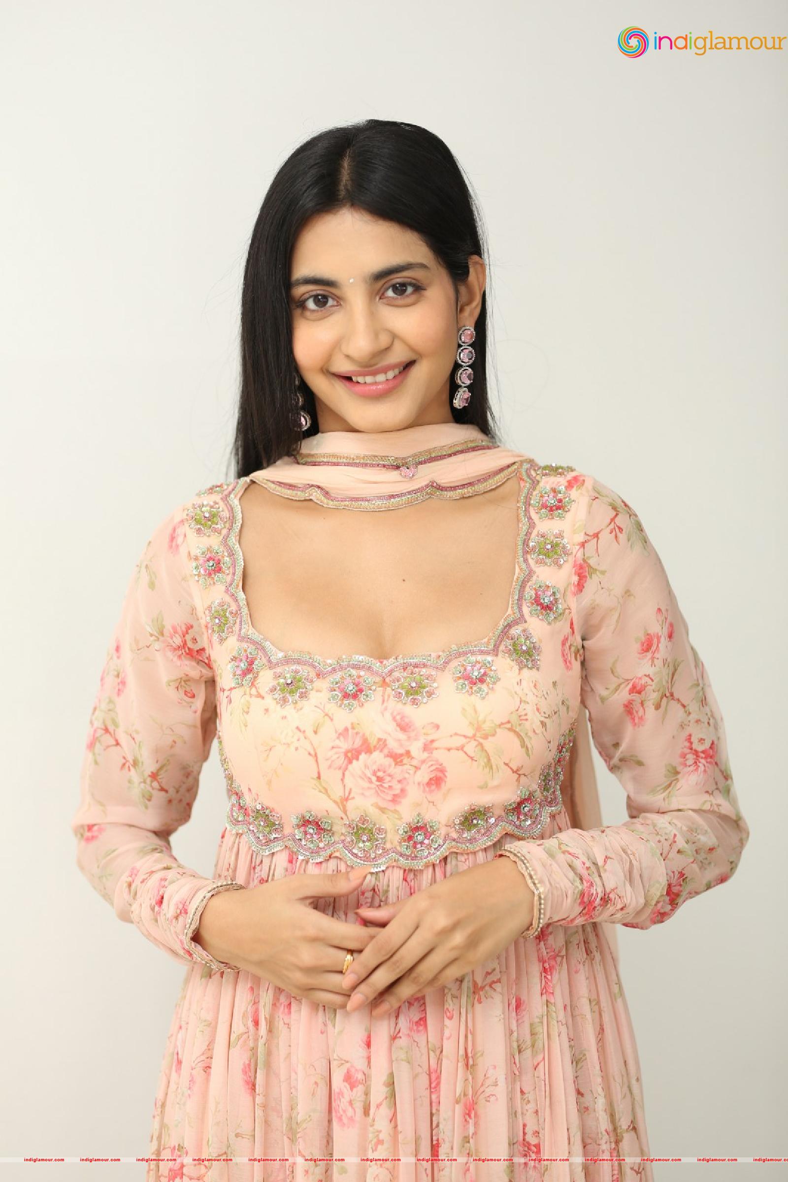 Pragathi Srivastava Actress hd photo
